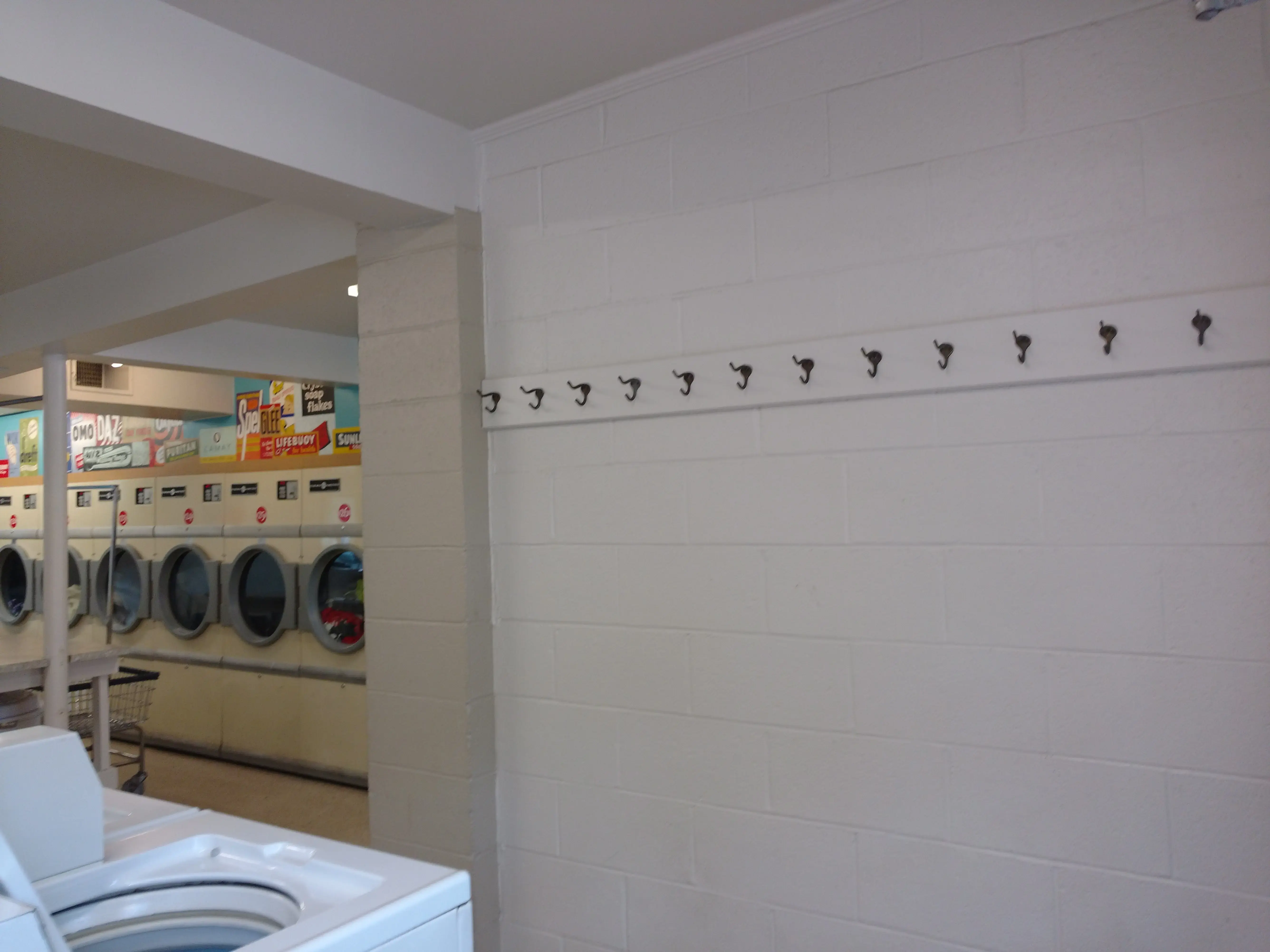 Charles' Laundry - Image 17