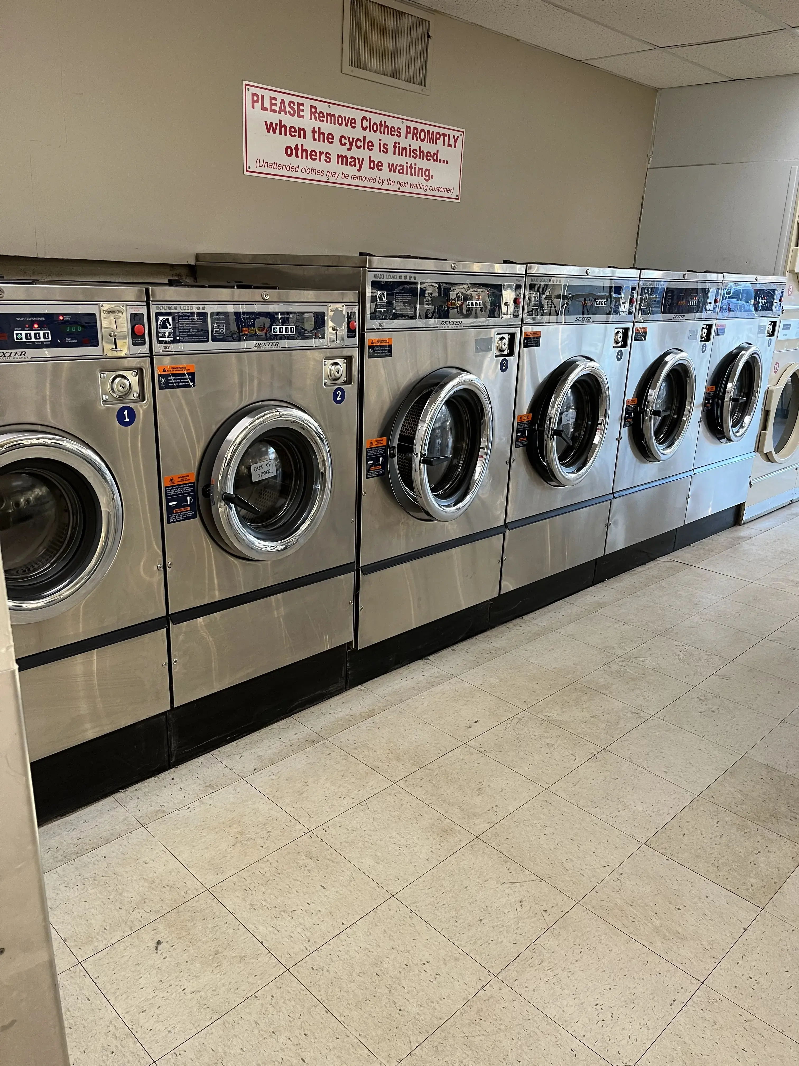 Charles' Laundry - Image 3