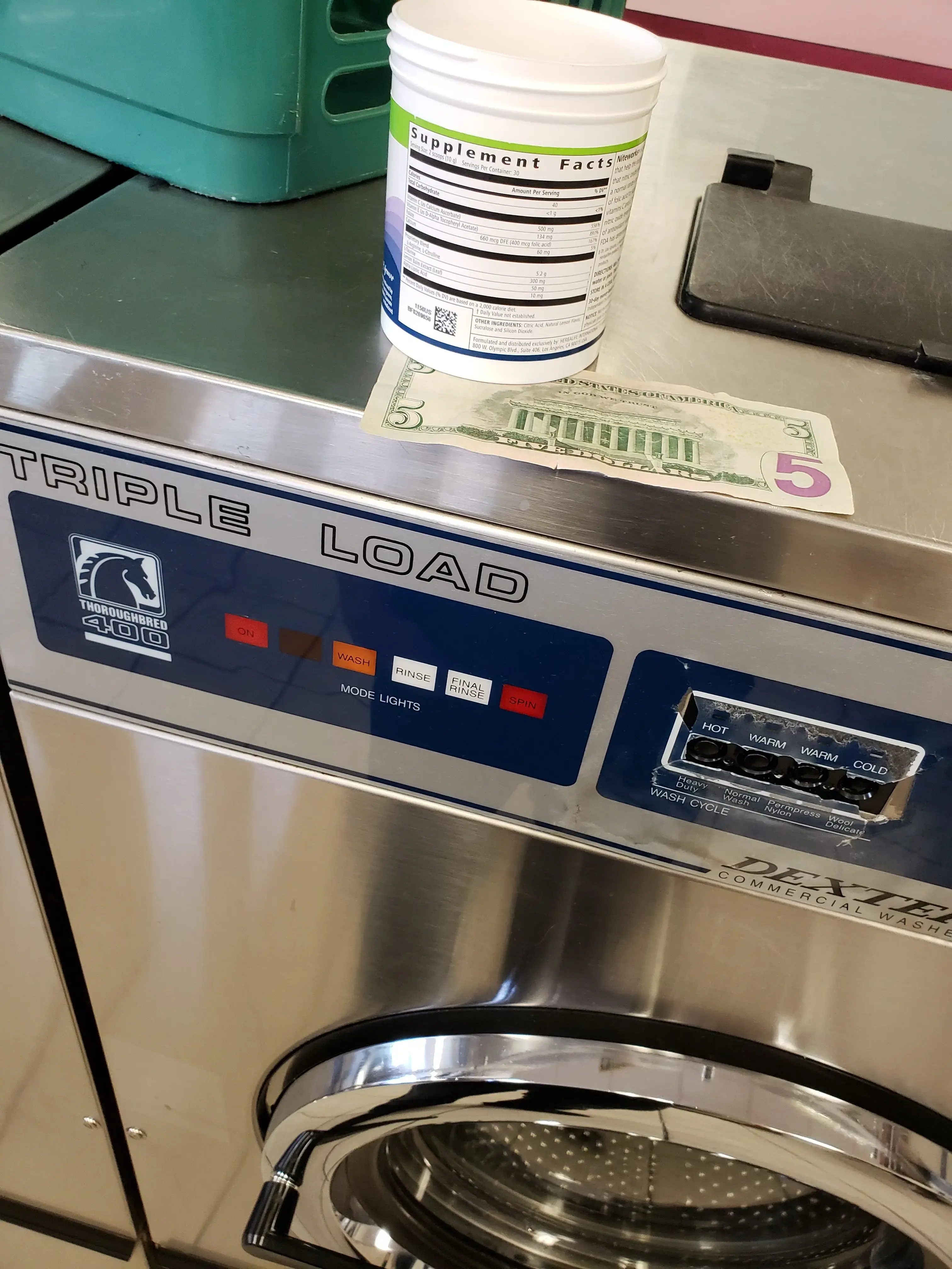 Charles Street Laundromat - Image 6