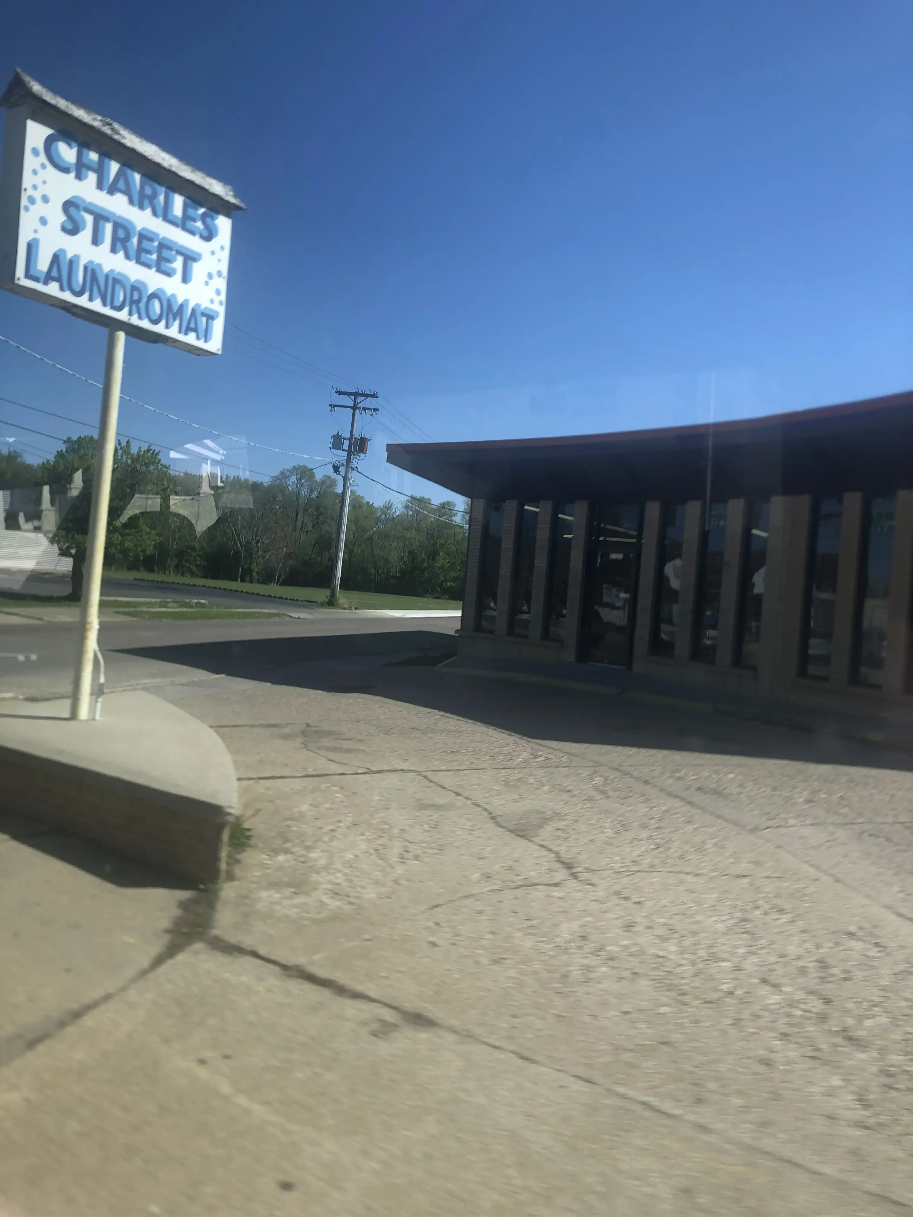 Charles Street Laundromat - Image 14
