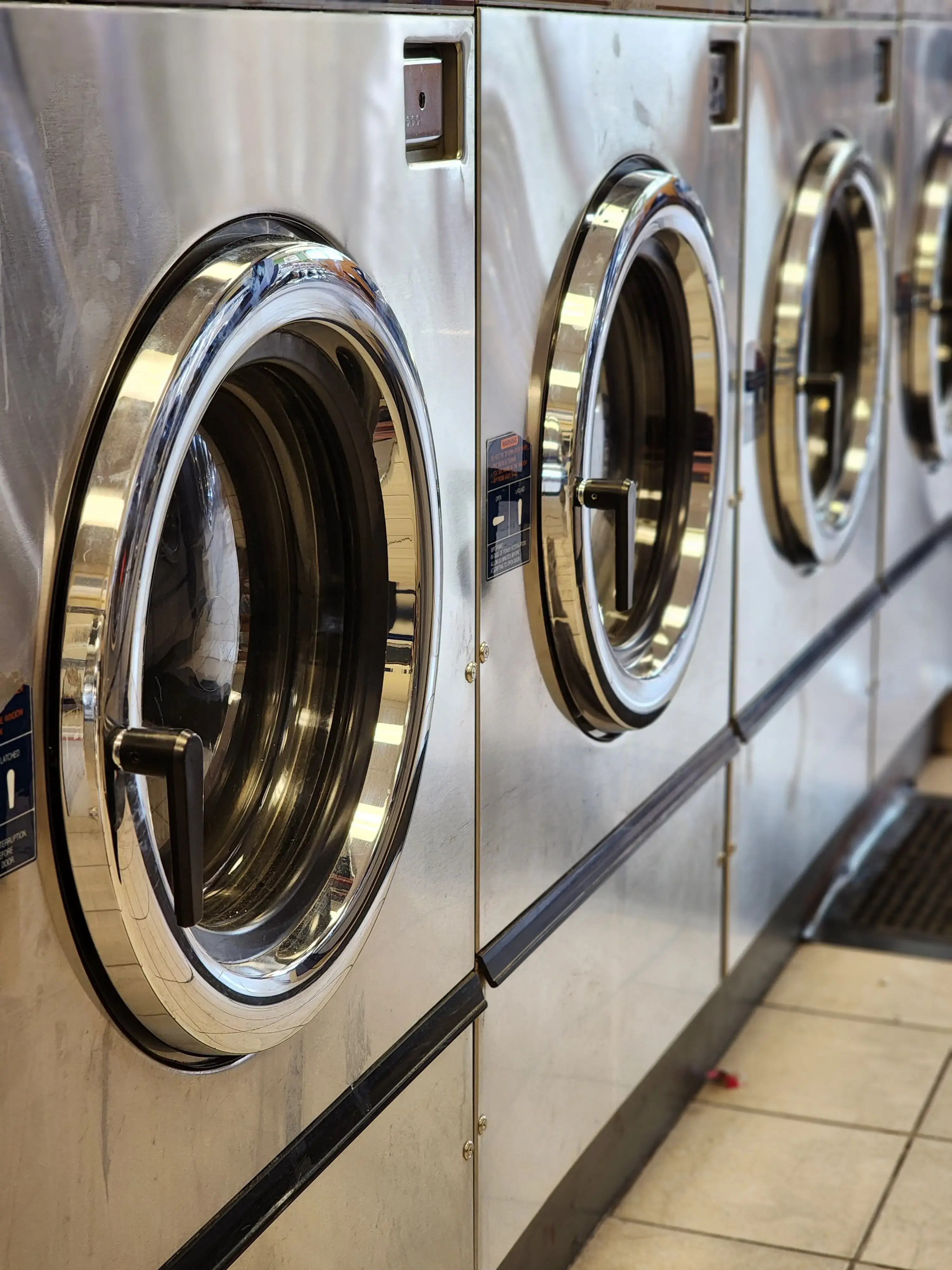 Charles Street Laundromat - Image 15
