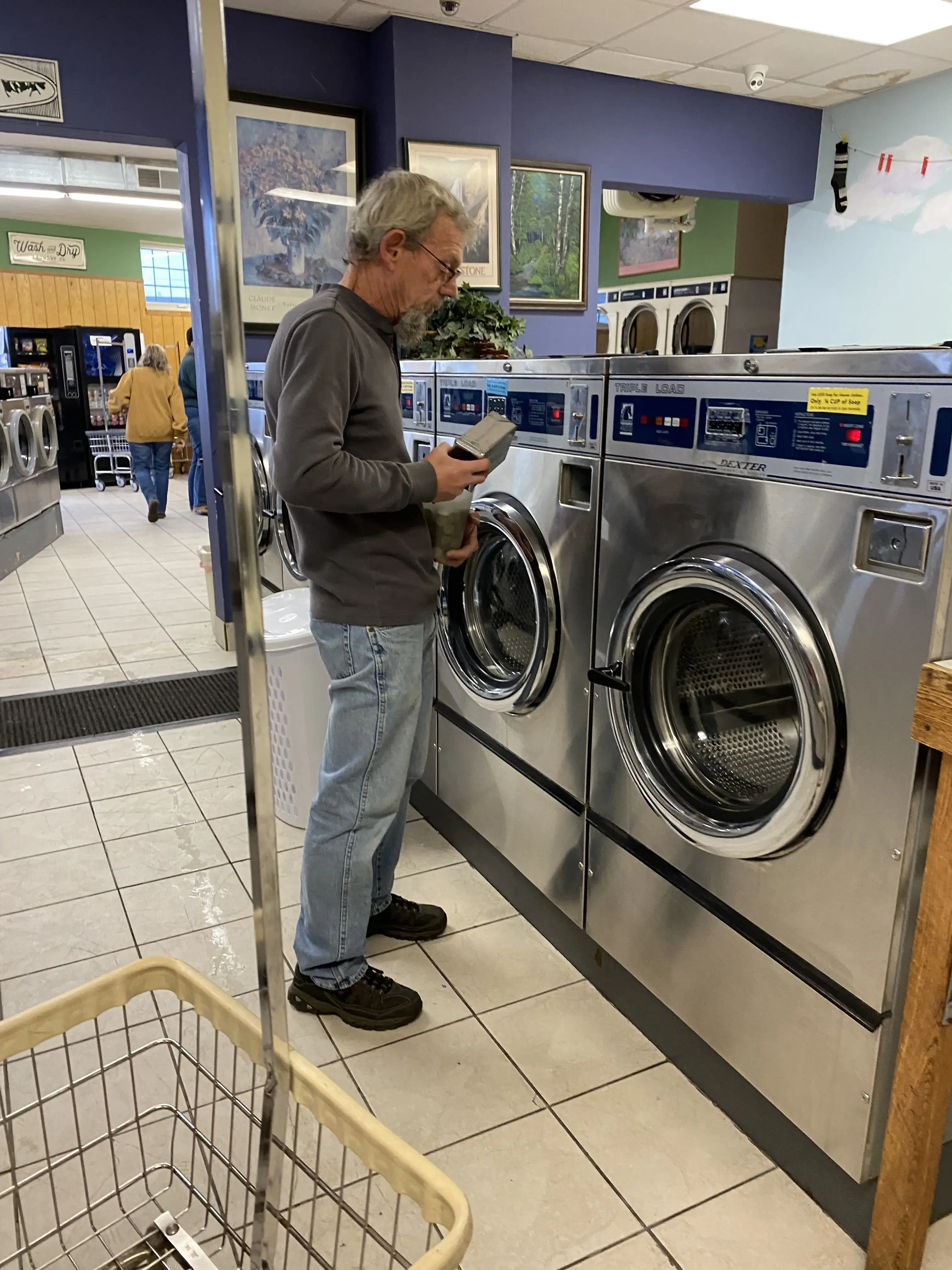 Charles Street Laundromat location