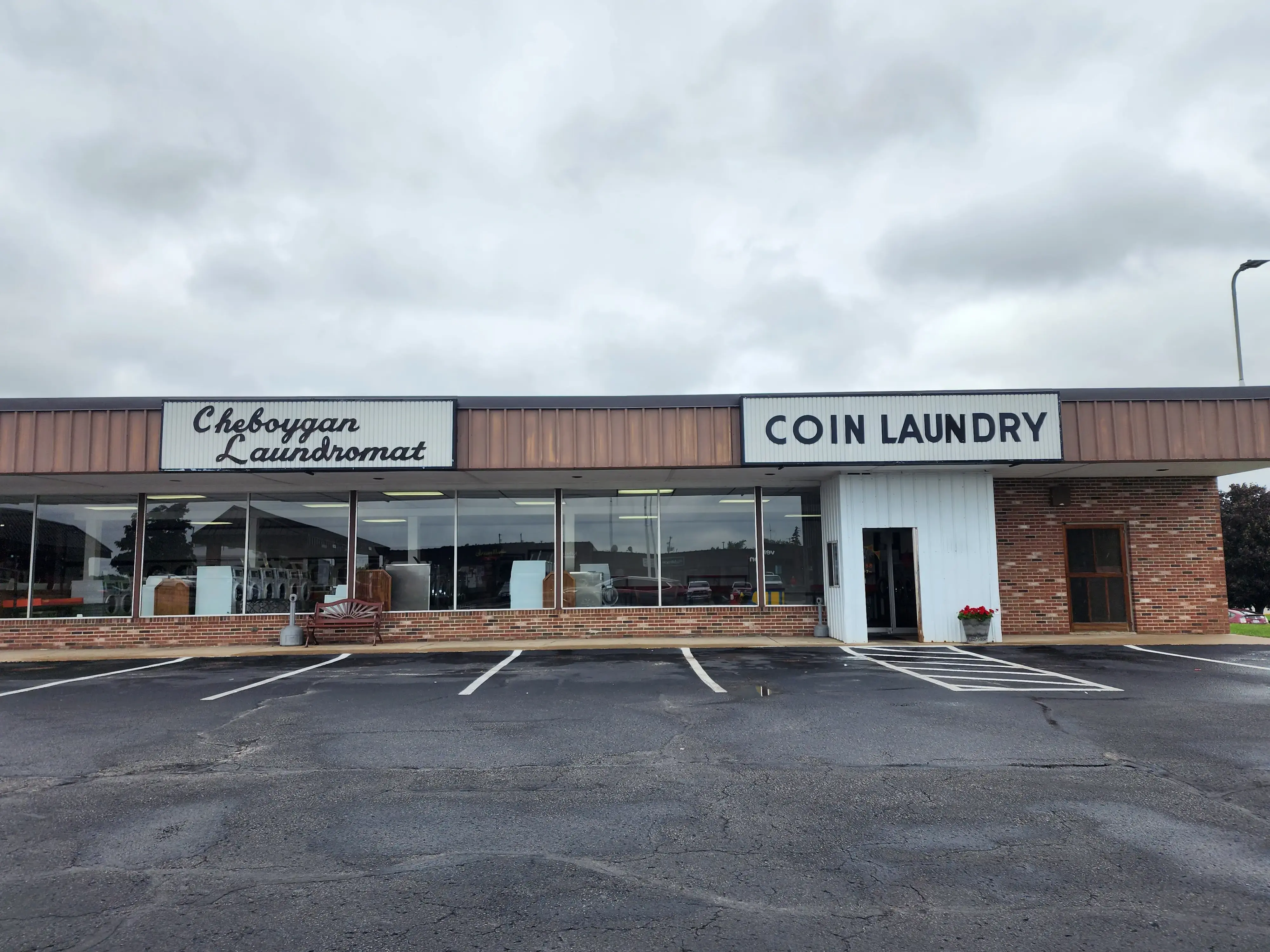 Cheboygan Laundromat-Dryclnrs thumbnail 7
