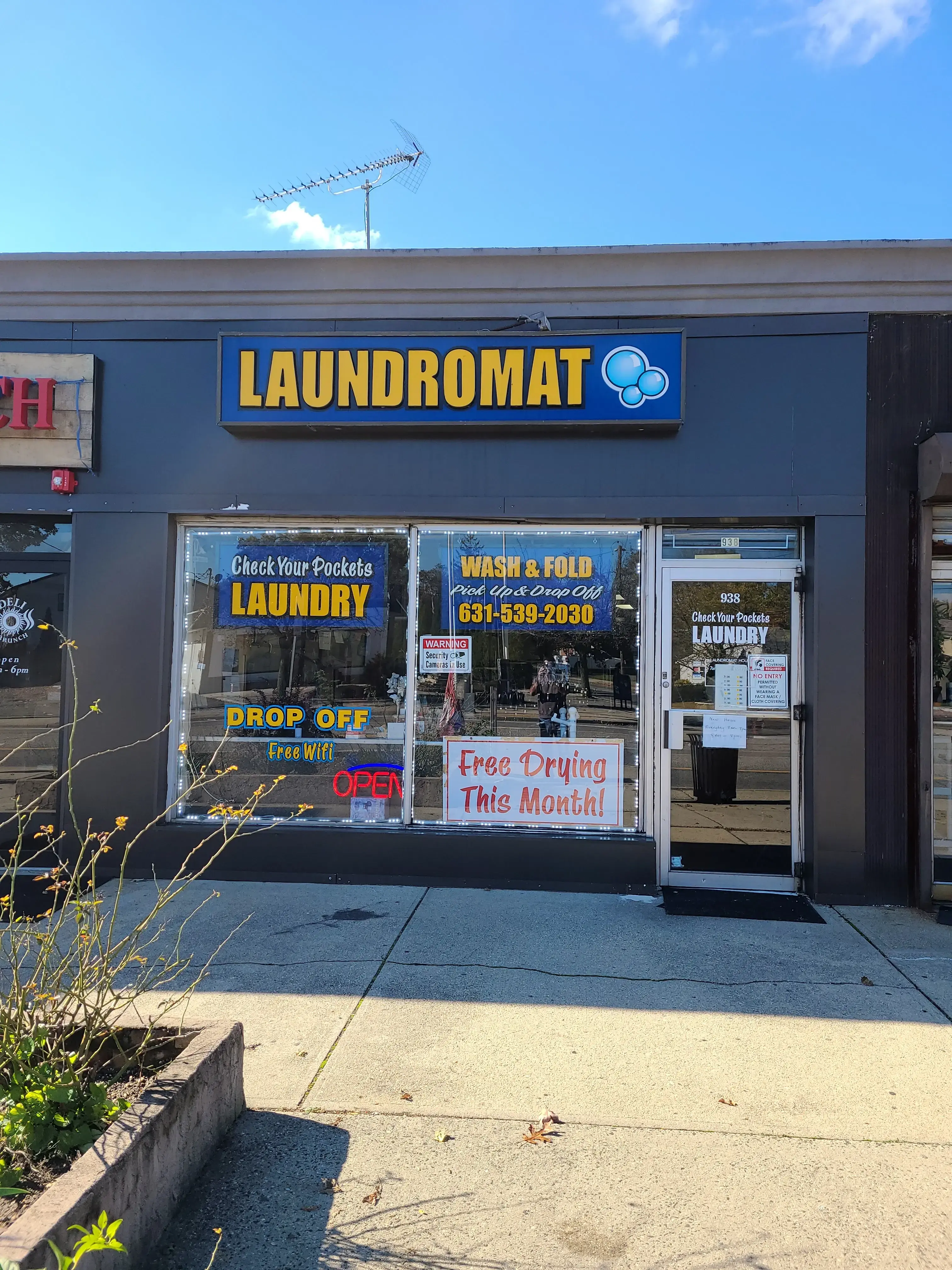 Check Your Pockets Laundromat - Image 12