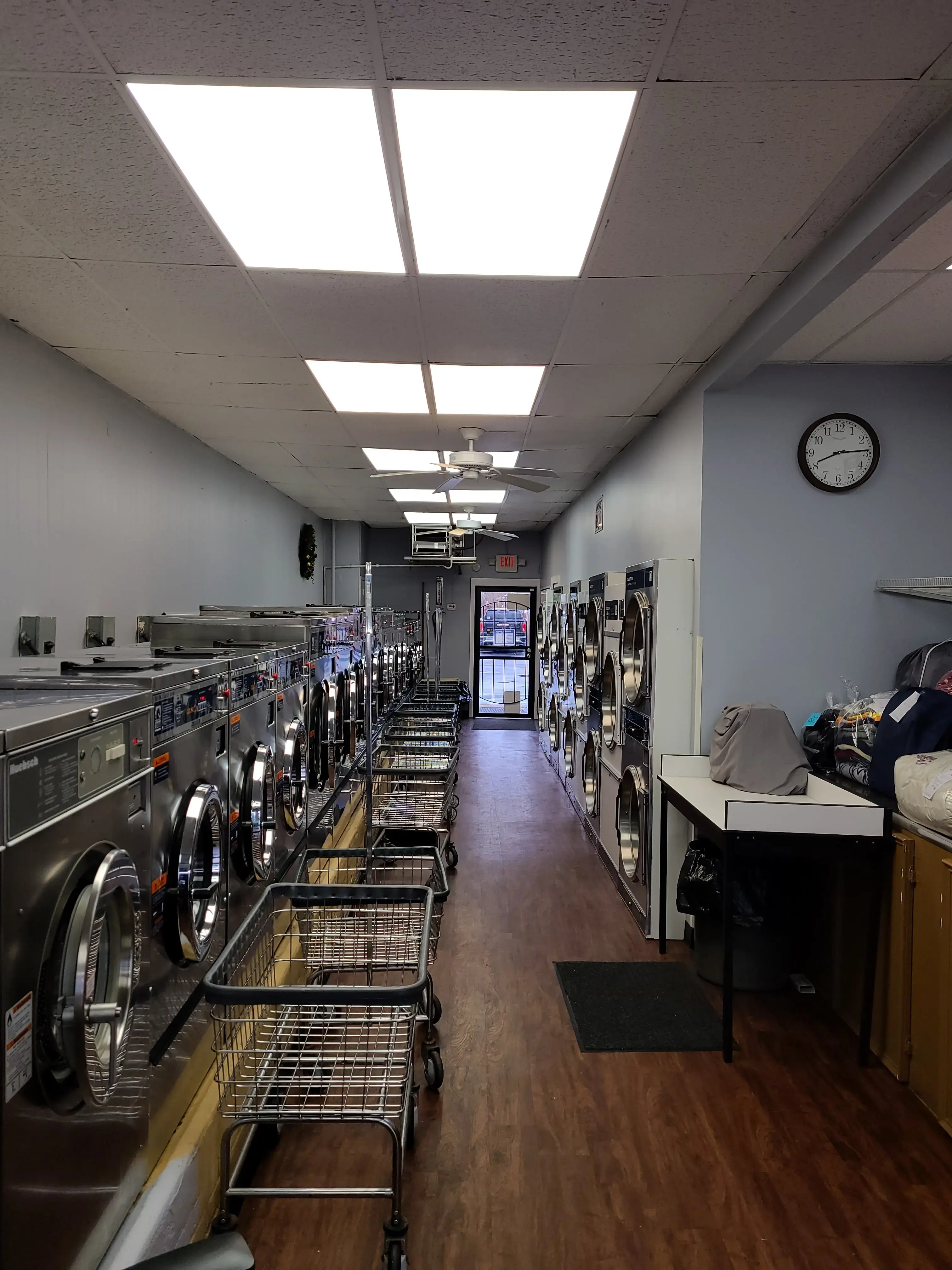 Check Your Pockets Laundromat - Image 8