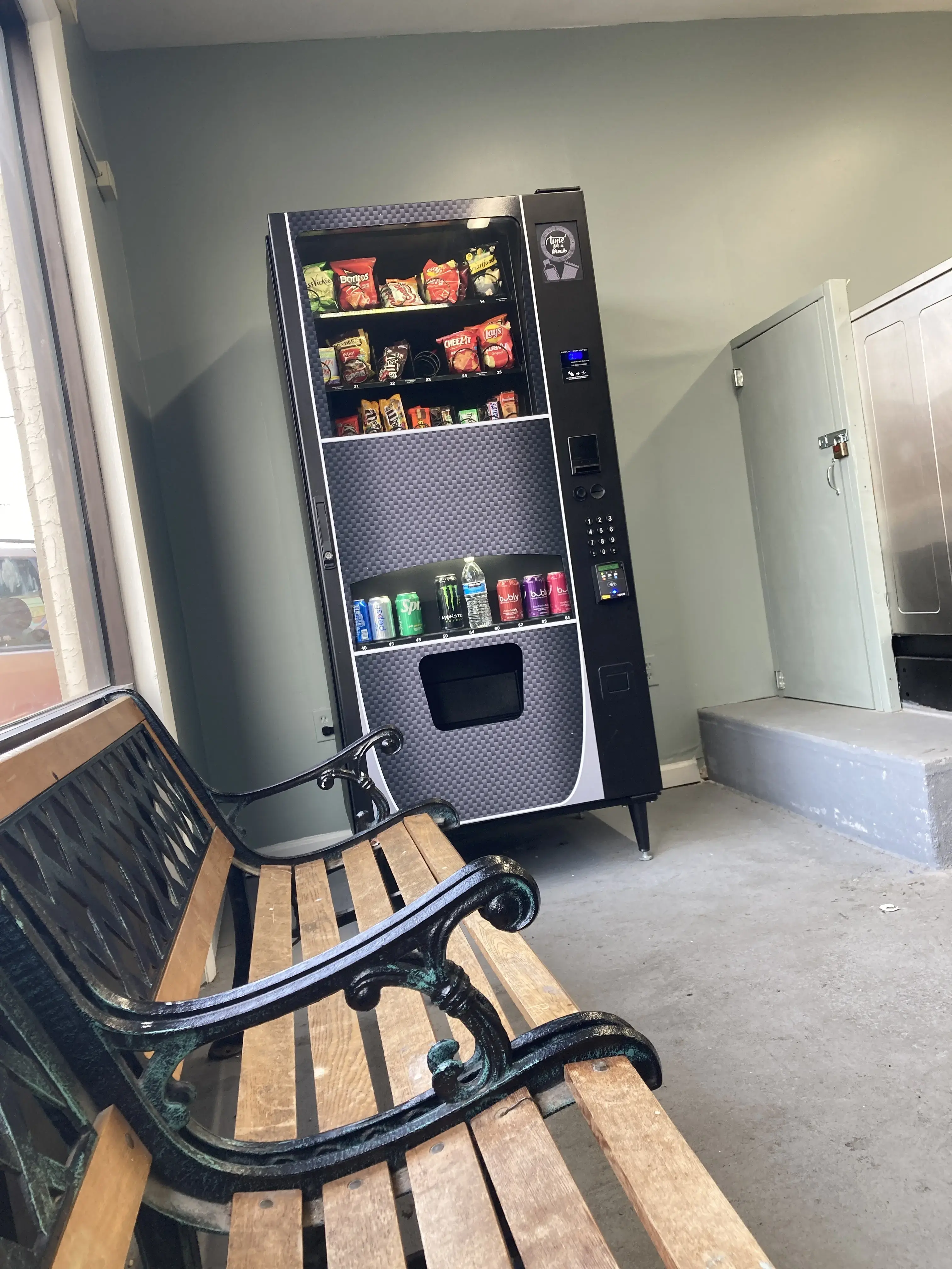 Cherry Street Laundromat - Image 4