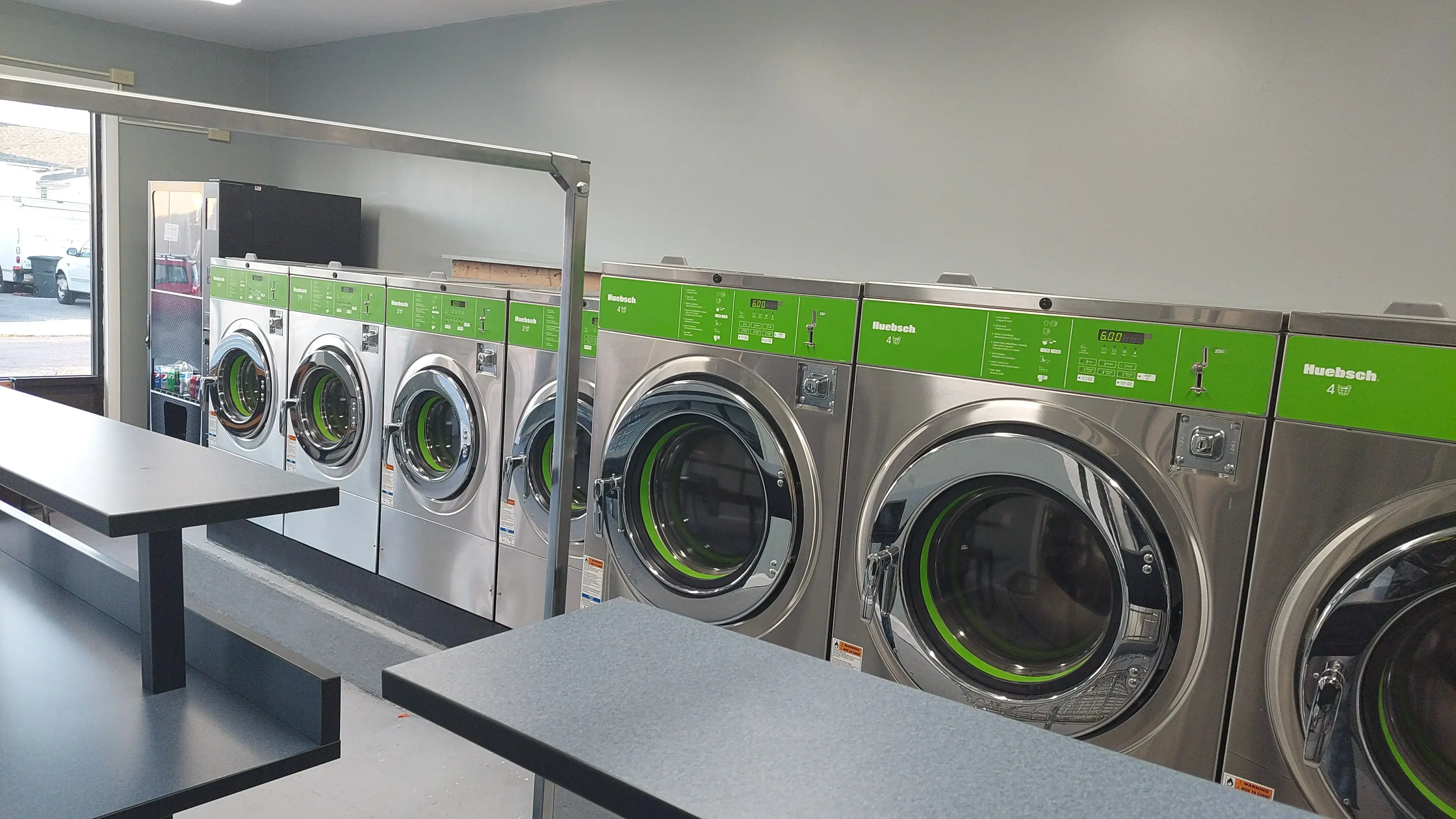 Cherry Street Laundromat thumbnail 17