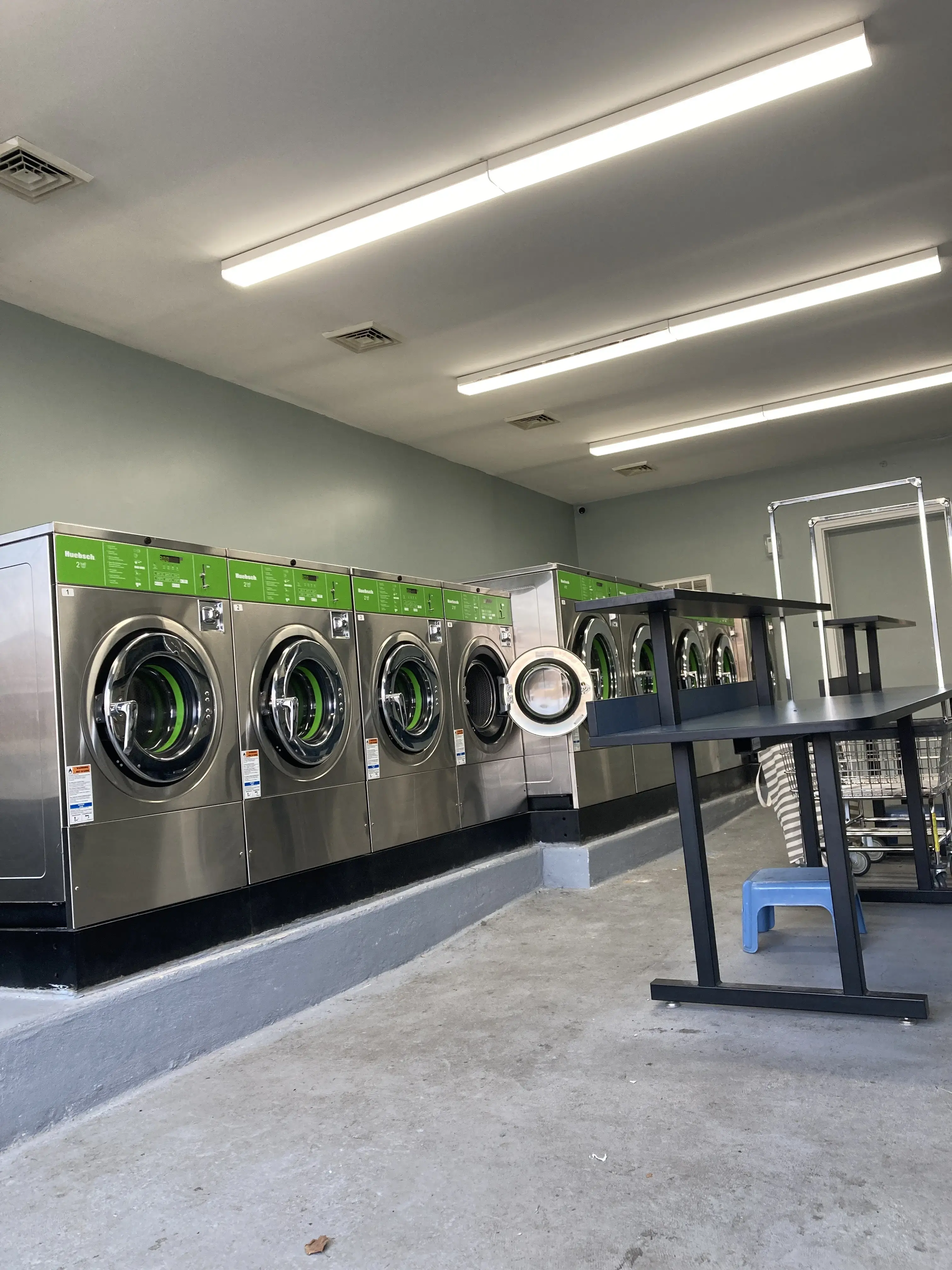 Cherry Street Laundromat thumbnail 14