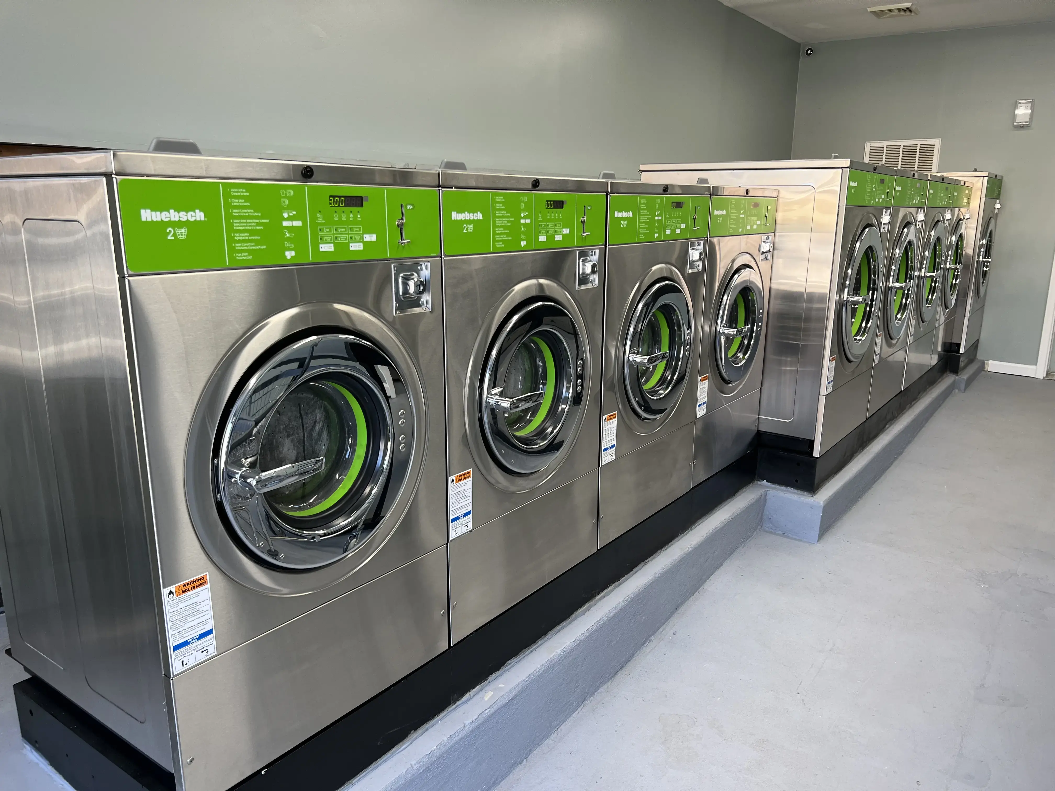 Cherry Street Laundromat thumbnail 16