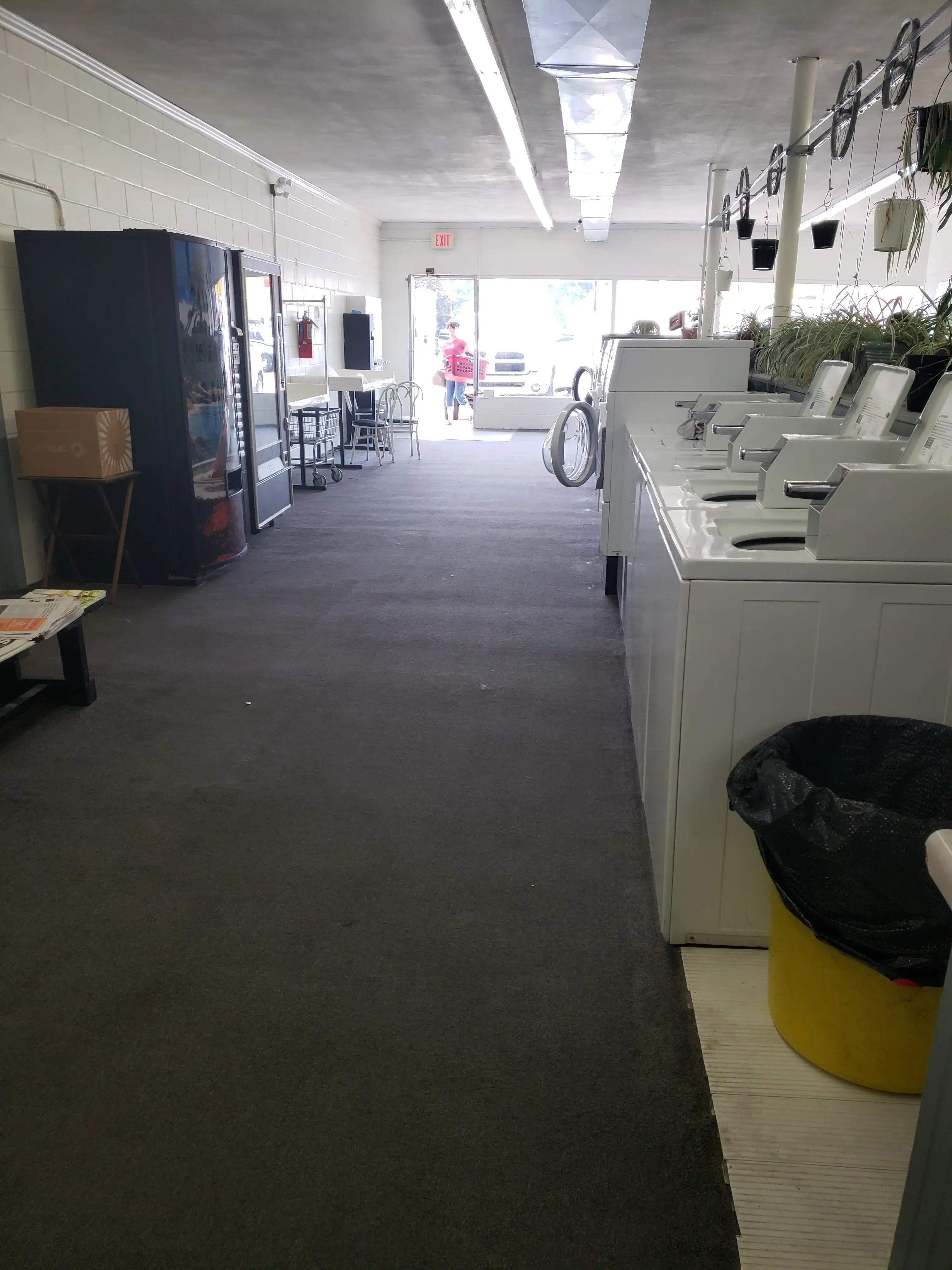 Cherry Valley Laundromat - Image 10