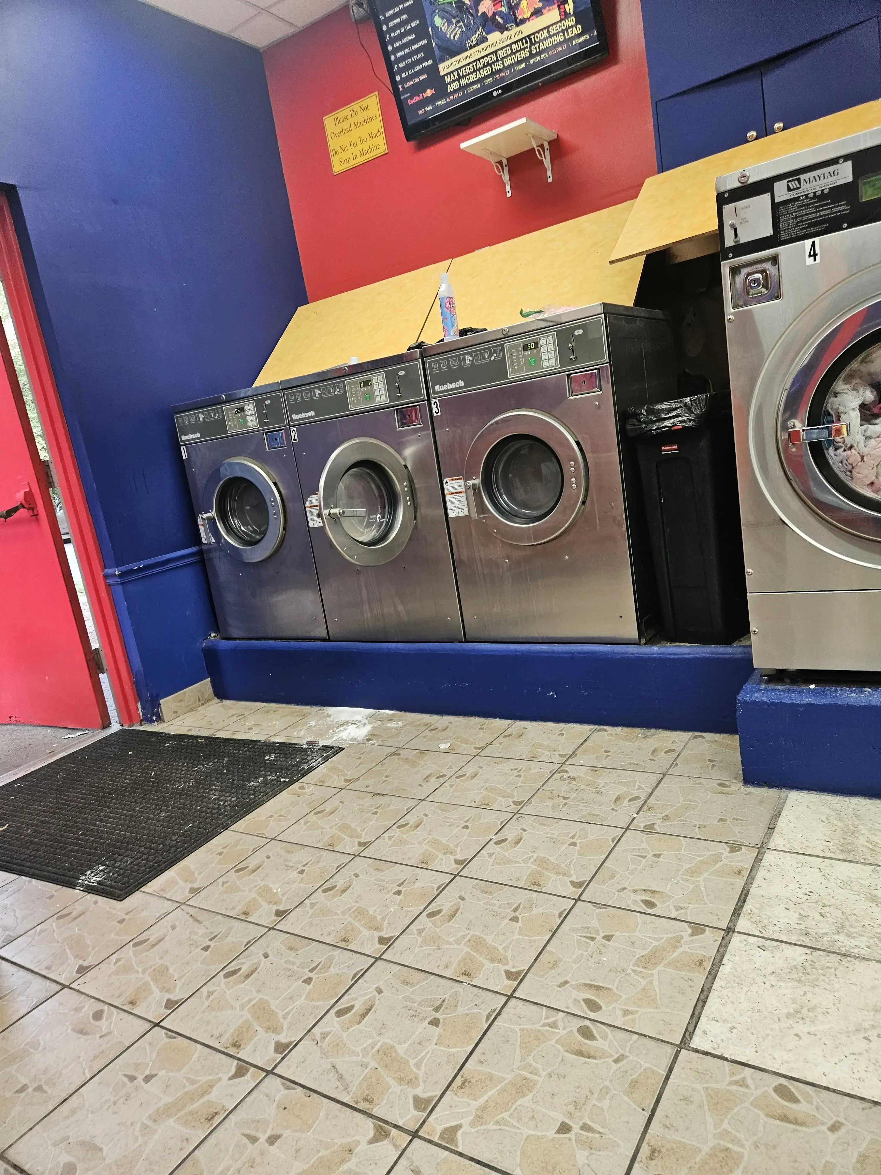Chestnut Family Stop & Wash Laundromat thumbnail 10