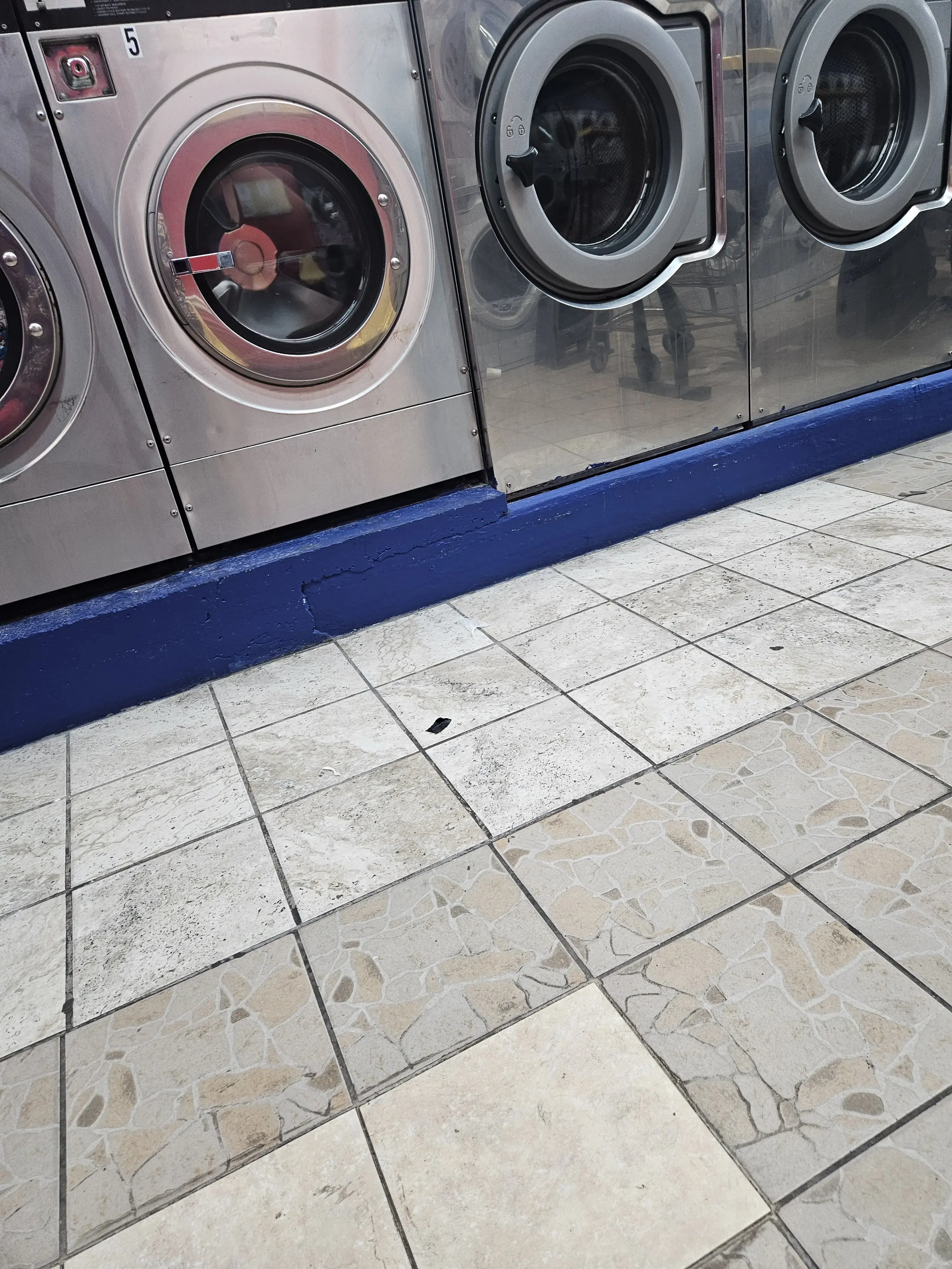 Chestnut Family Stop & Wash Laundromat thumbnail 8