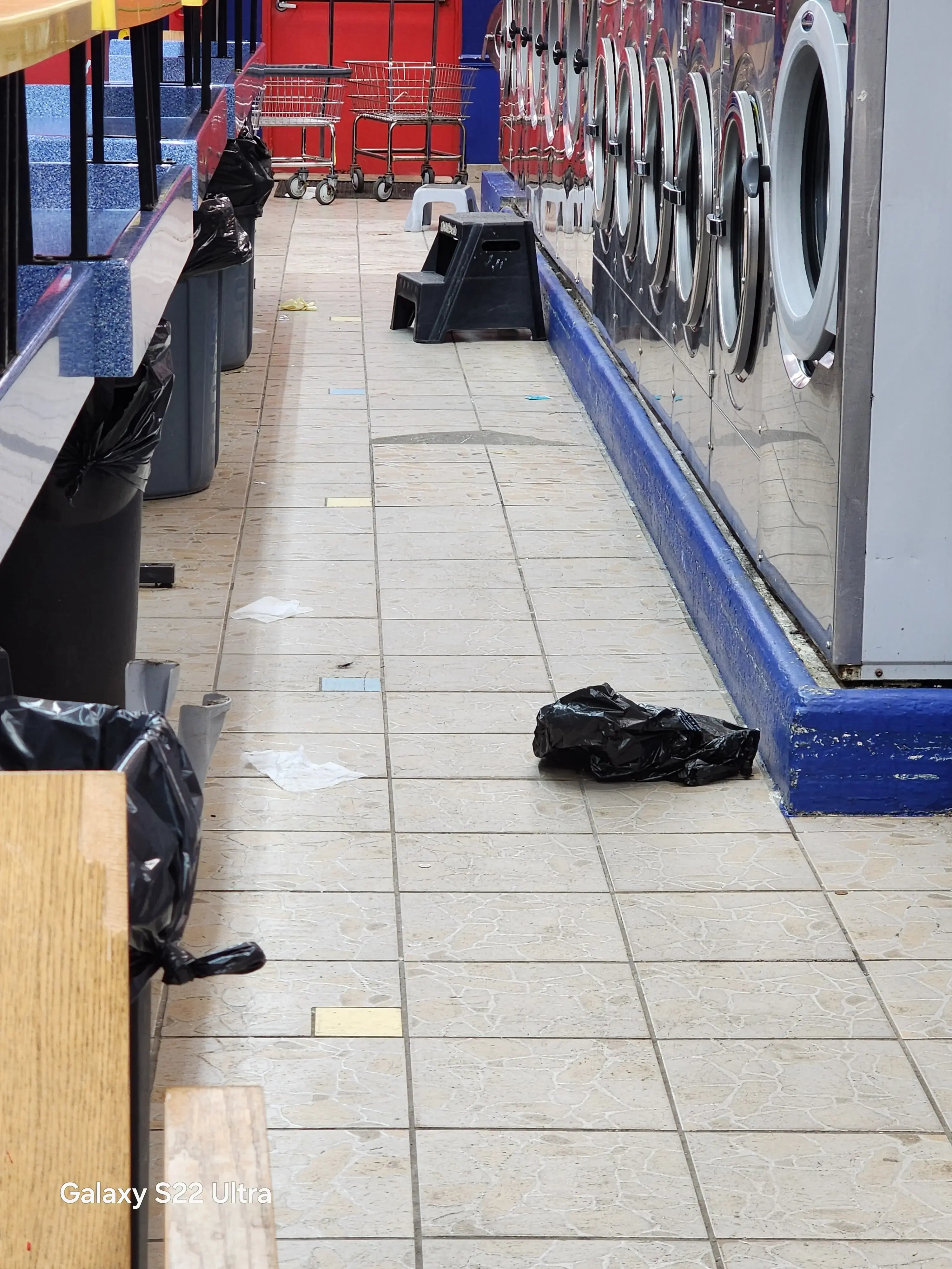 Chestnut Family Stop & Wash Laundromat - Image 6