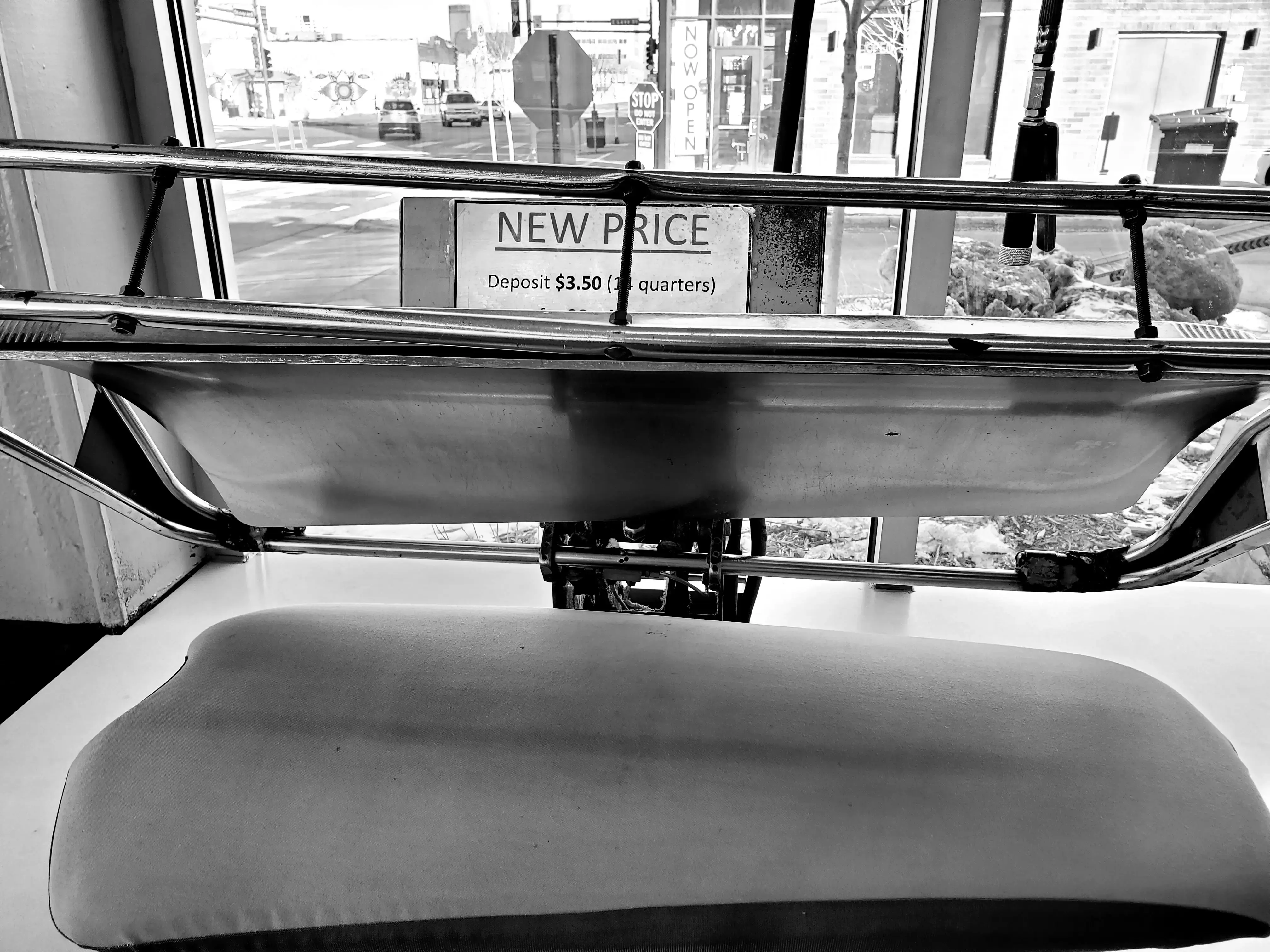 Chicago Lake Coin Laundry - Image 14