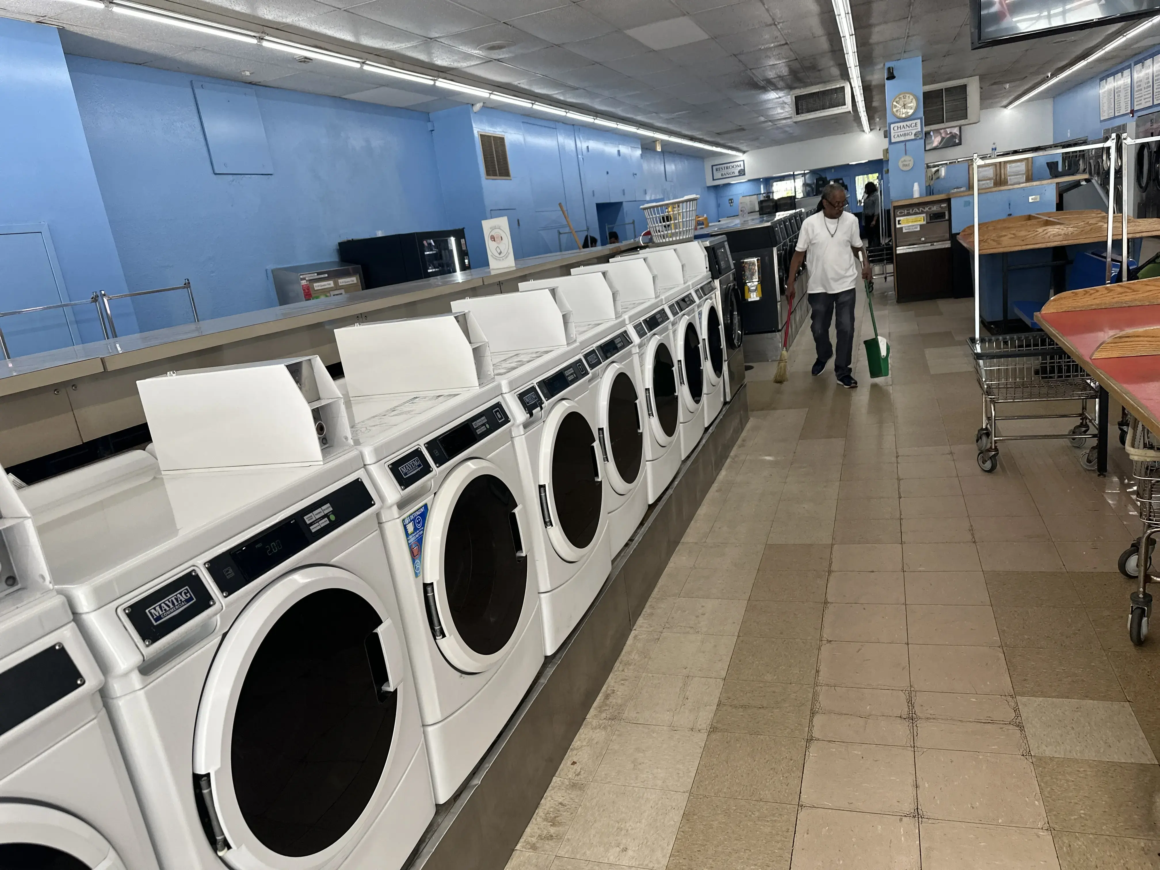 Chicago Lake Coin Laundry thumbnail 1