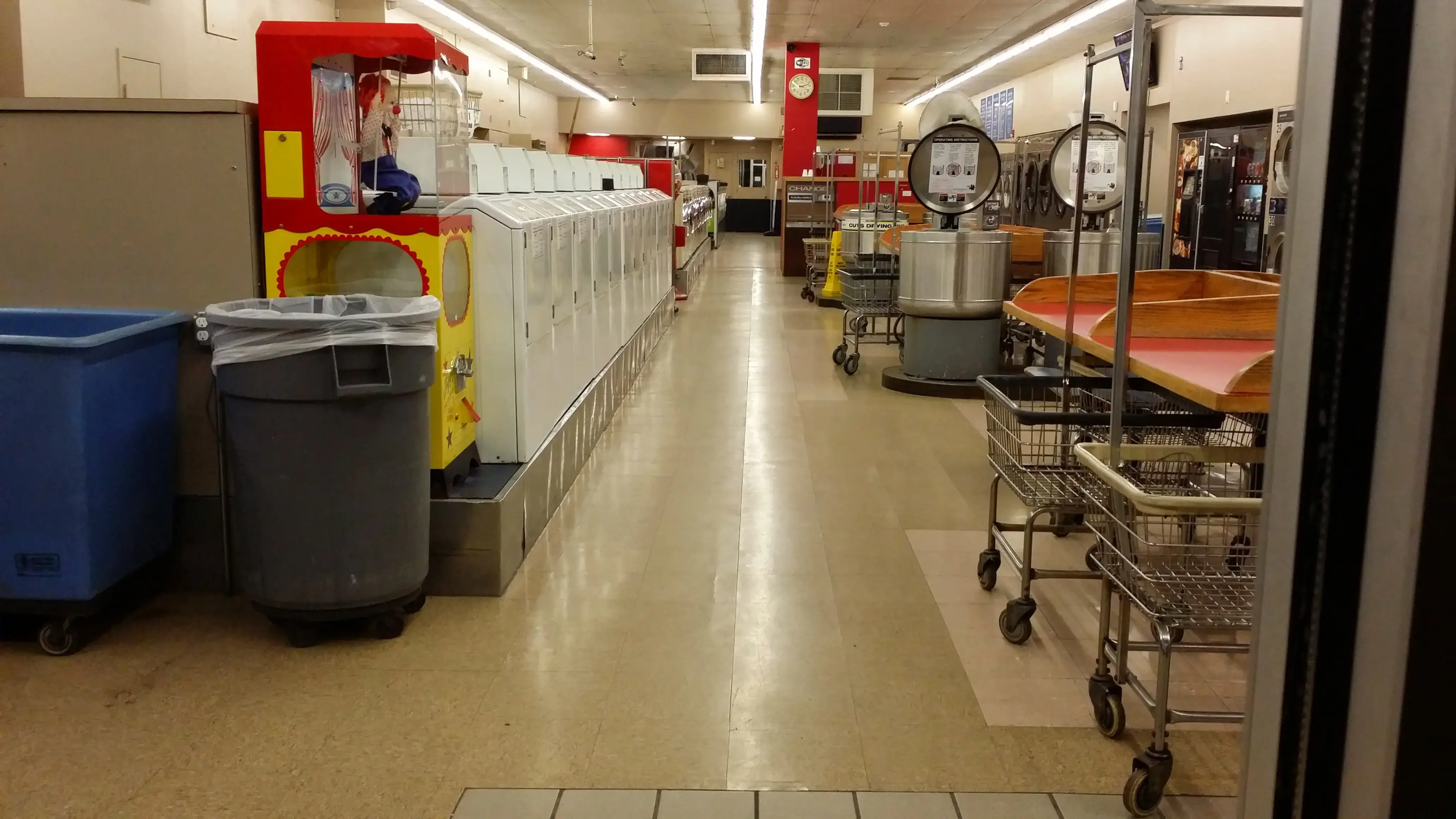 Chicago Lake Coin Laundry thumbnail 10