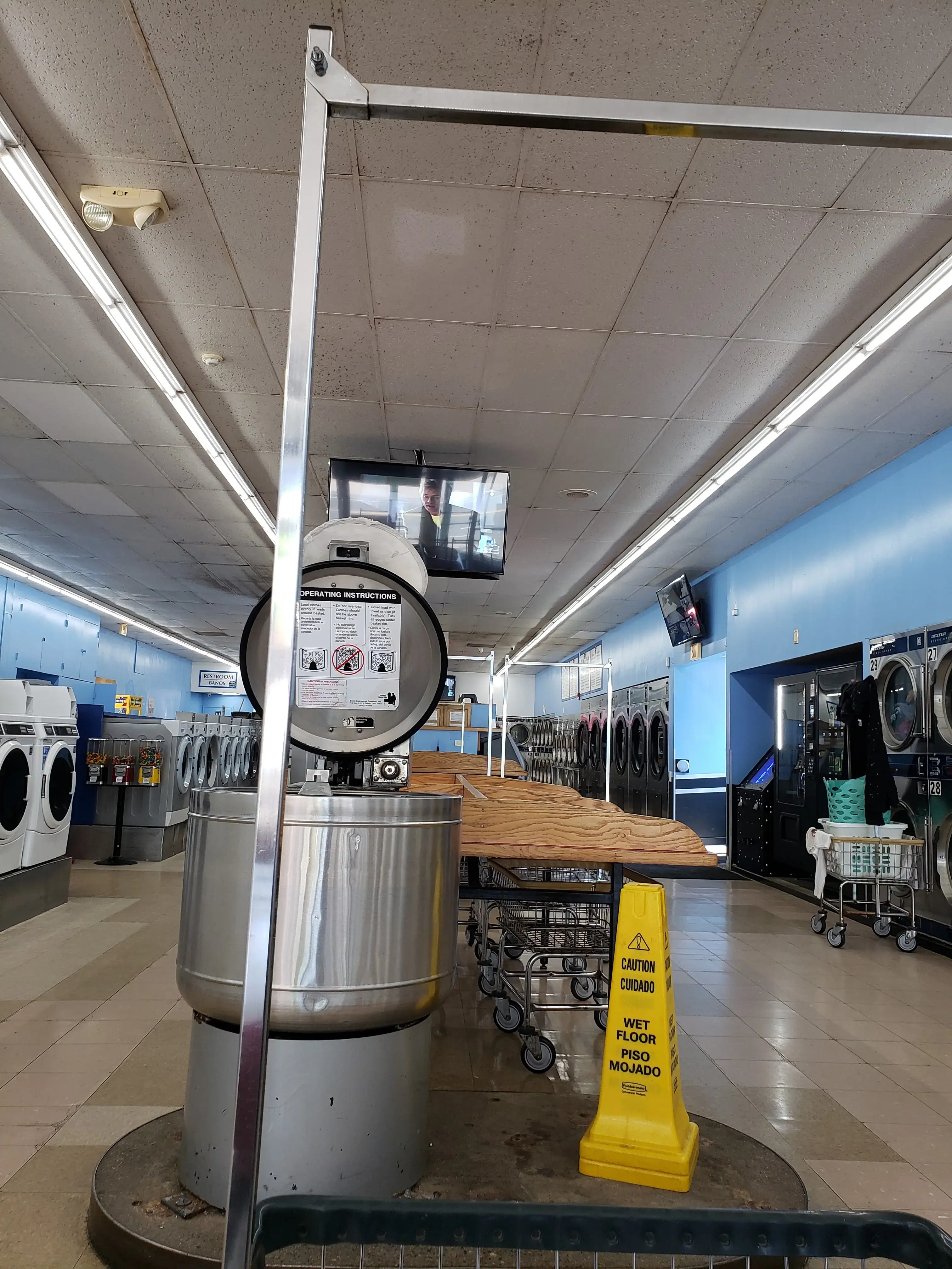Chicago Lake Coin Laundry - Image 4