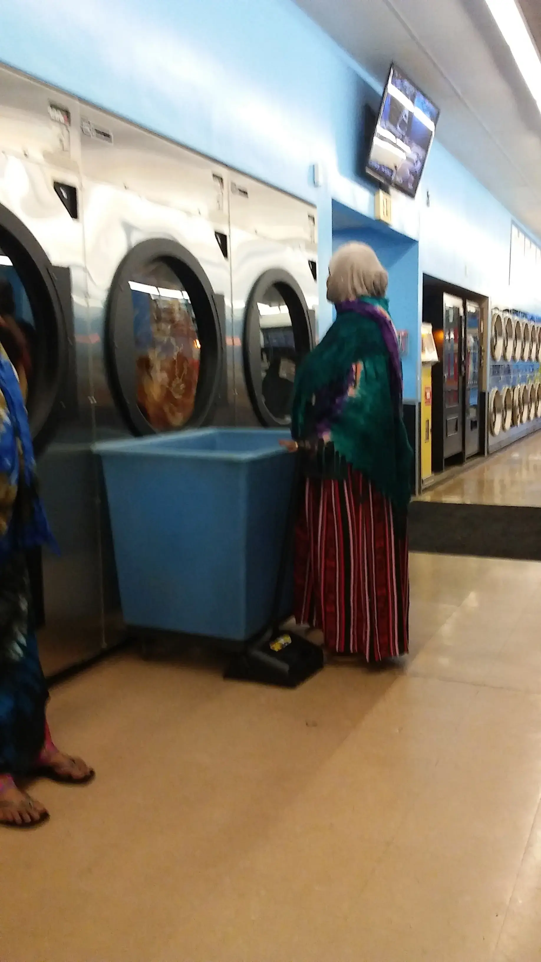 Chicago Lake Coin Laundry - Image 8