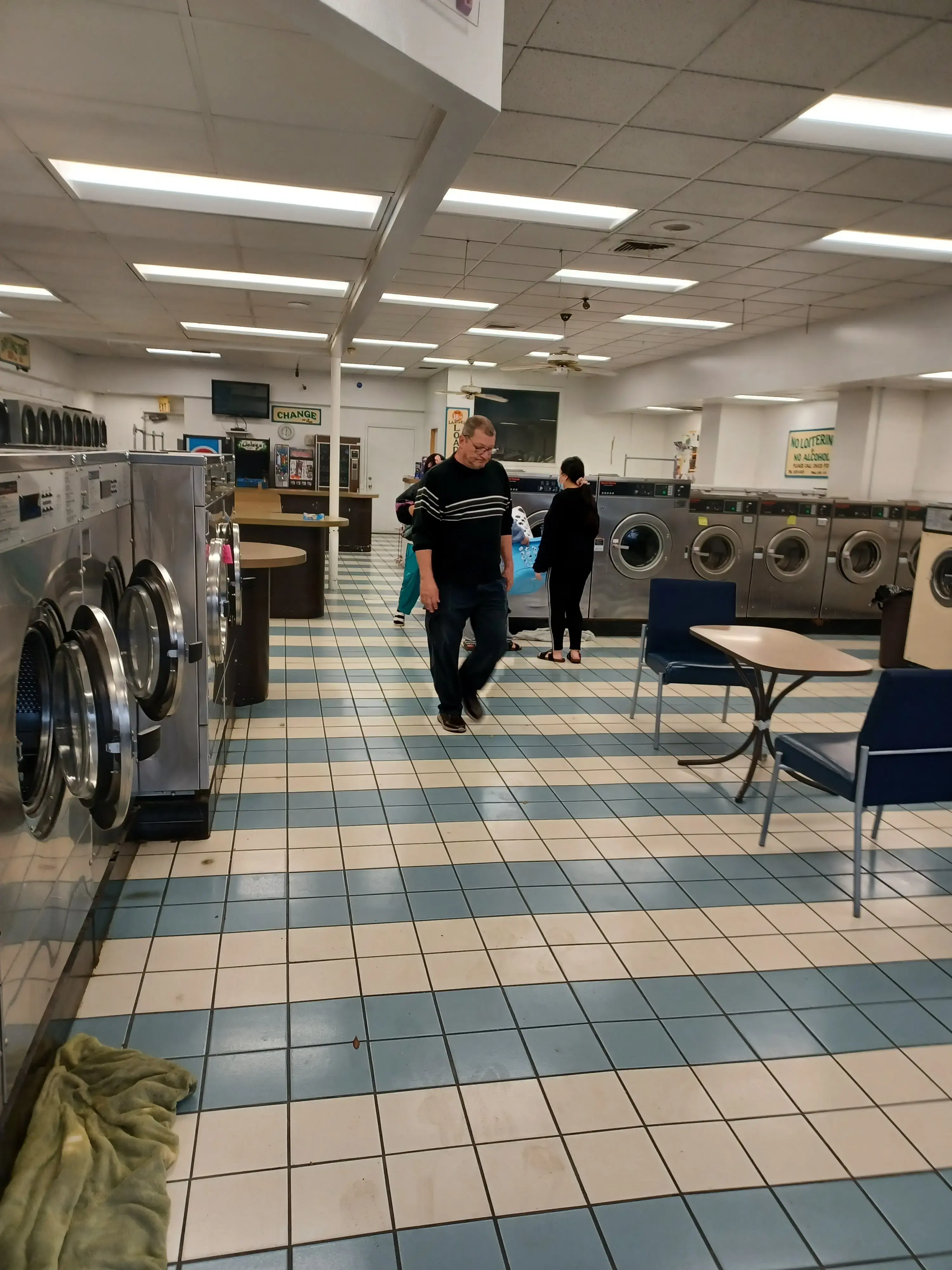 Chico Express Laundry & Full Service Wash and Fold - Image 13