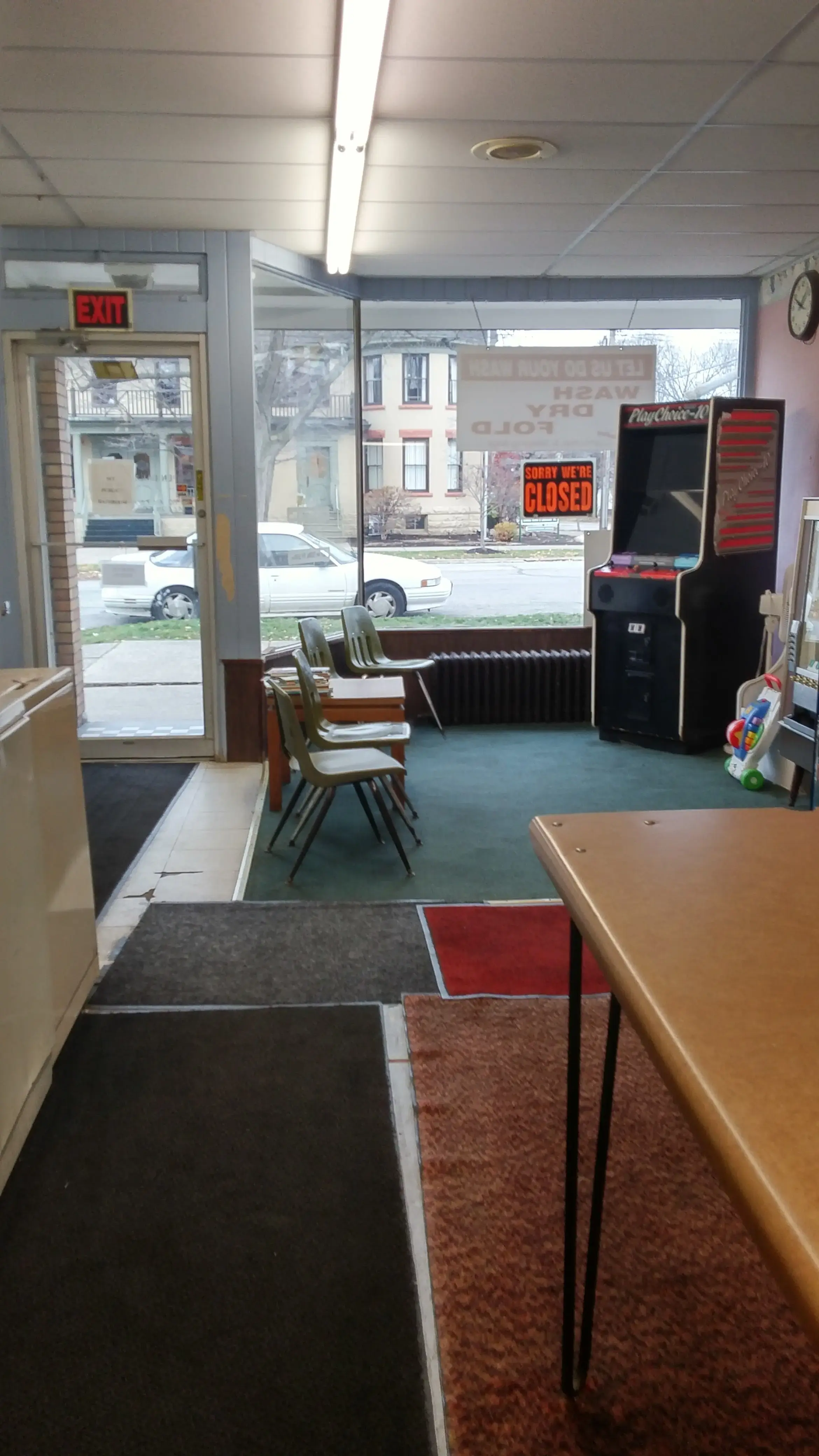 Chido's Laundromat thumbnail 5