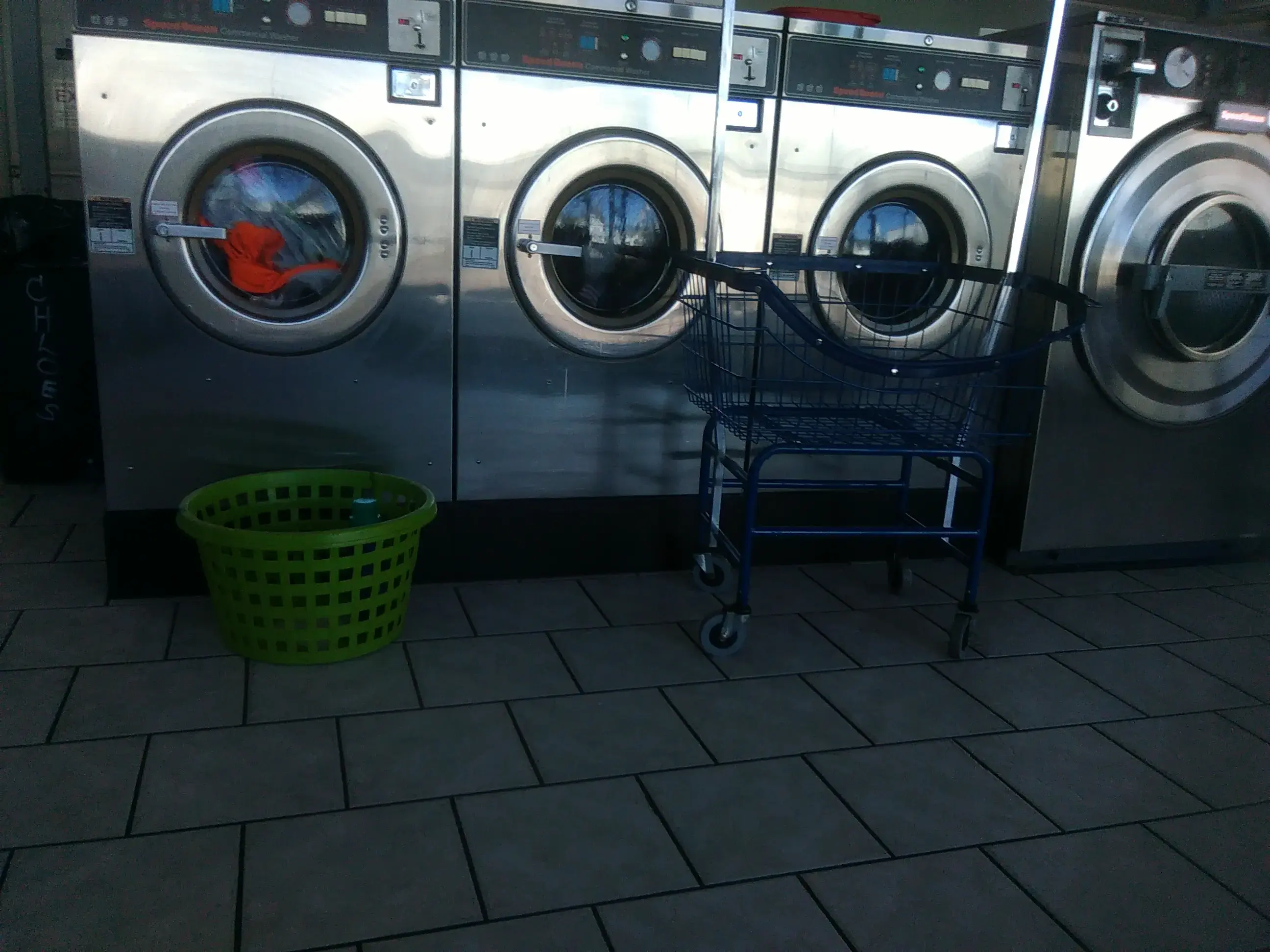 Chloe's Coin Laundry - Image 7