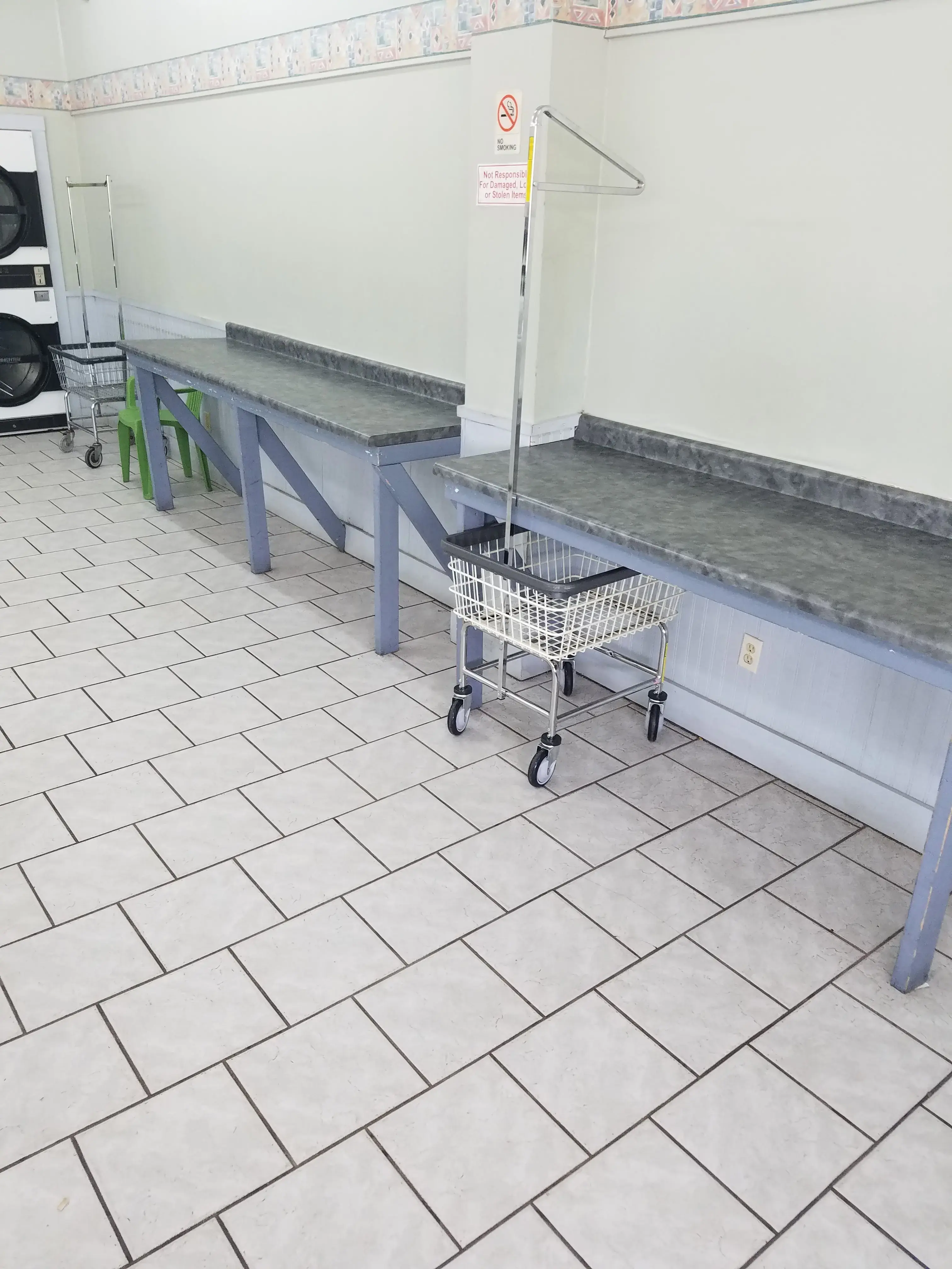 Chloe's Coin Laundry - Image 4
