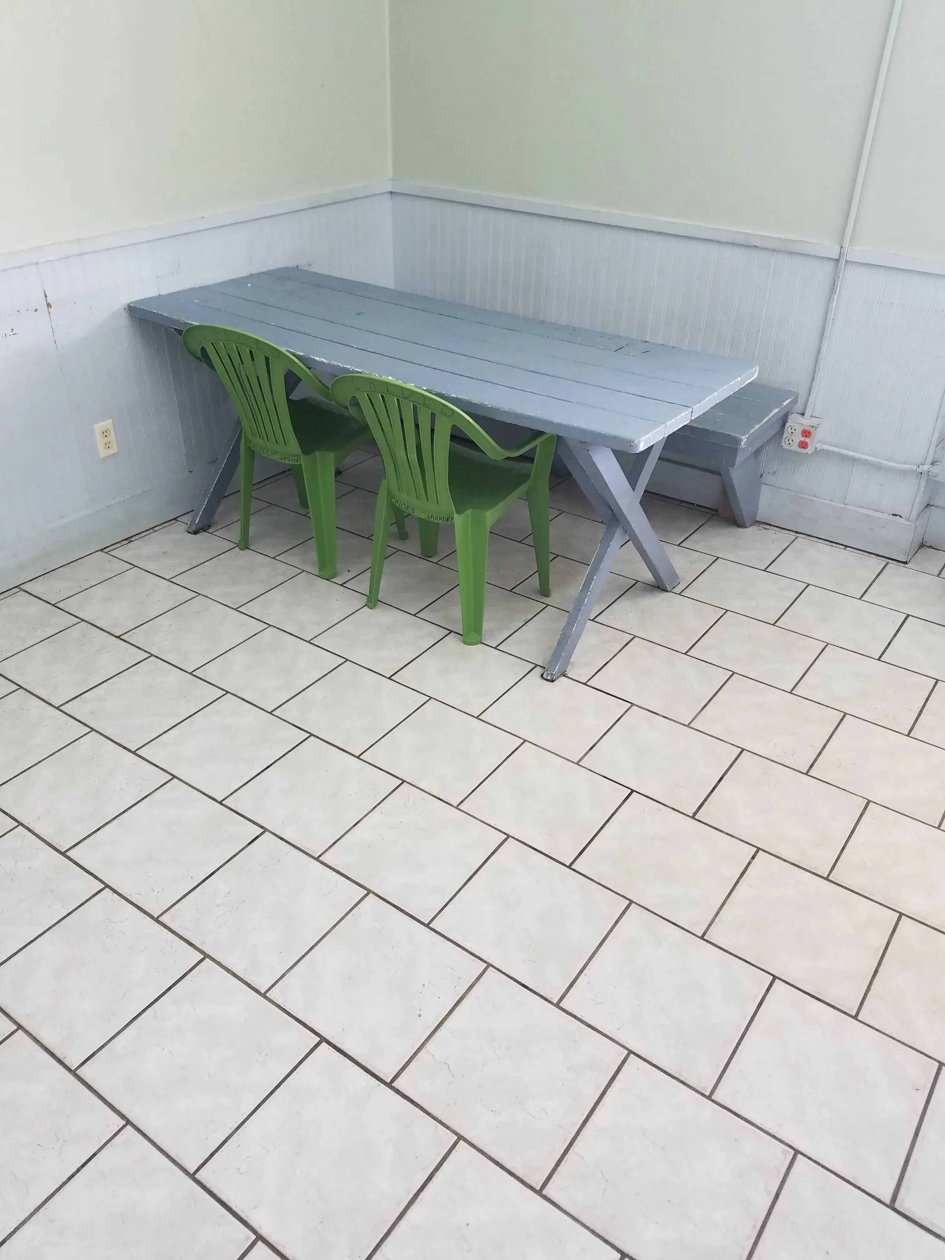 Chloe's Coin Laundry - Image 2