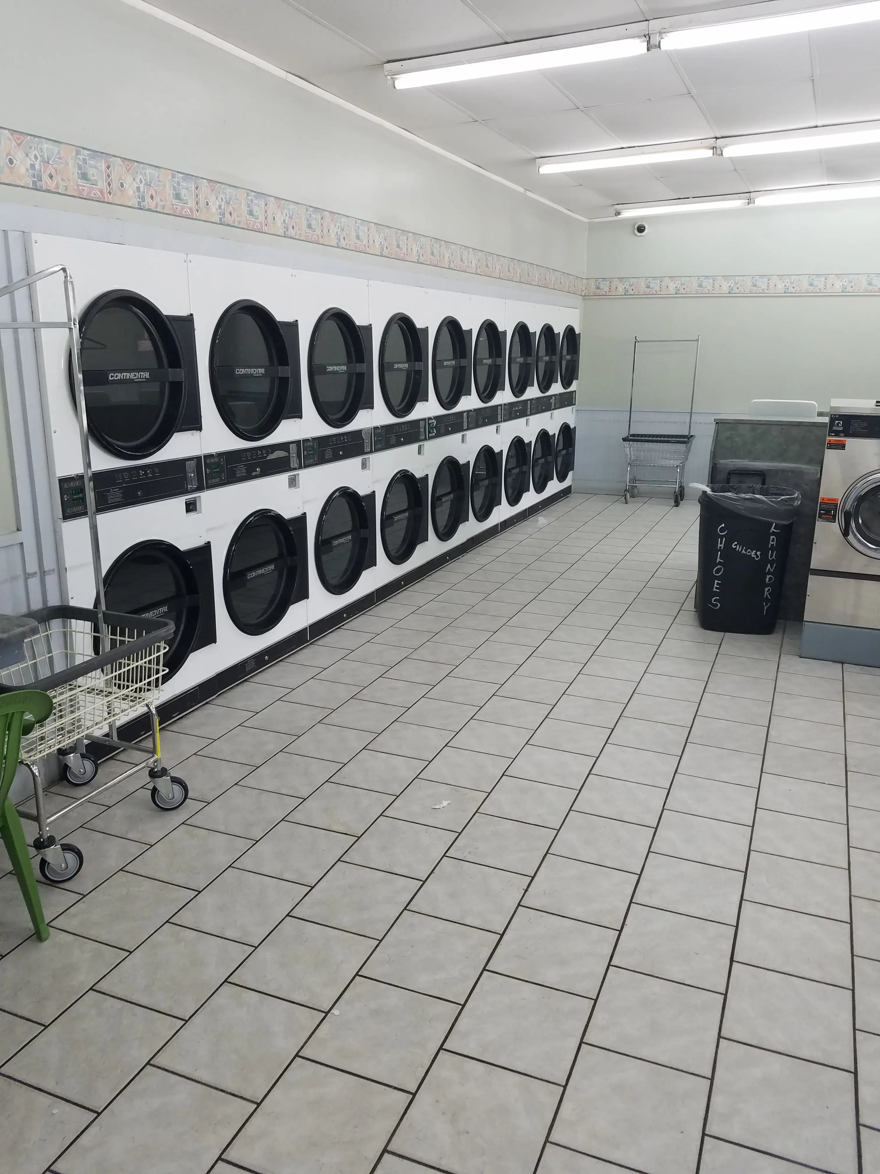 Chloe's Coin Laundry thumbnail 3