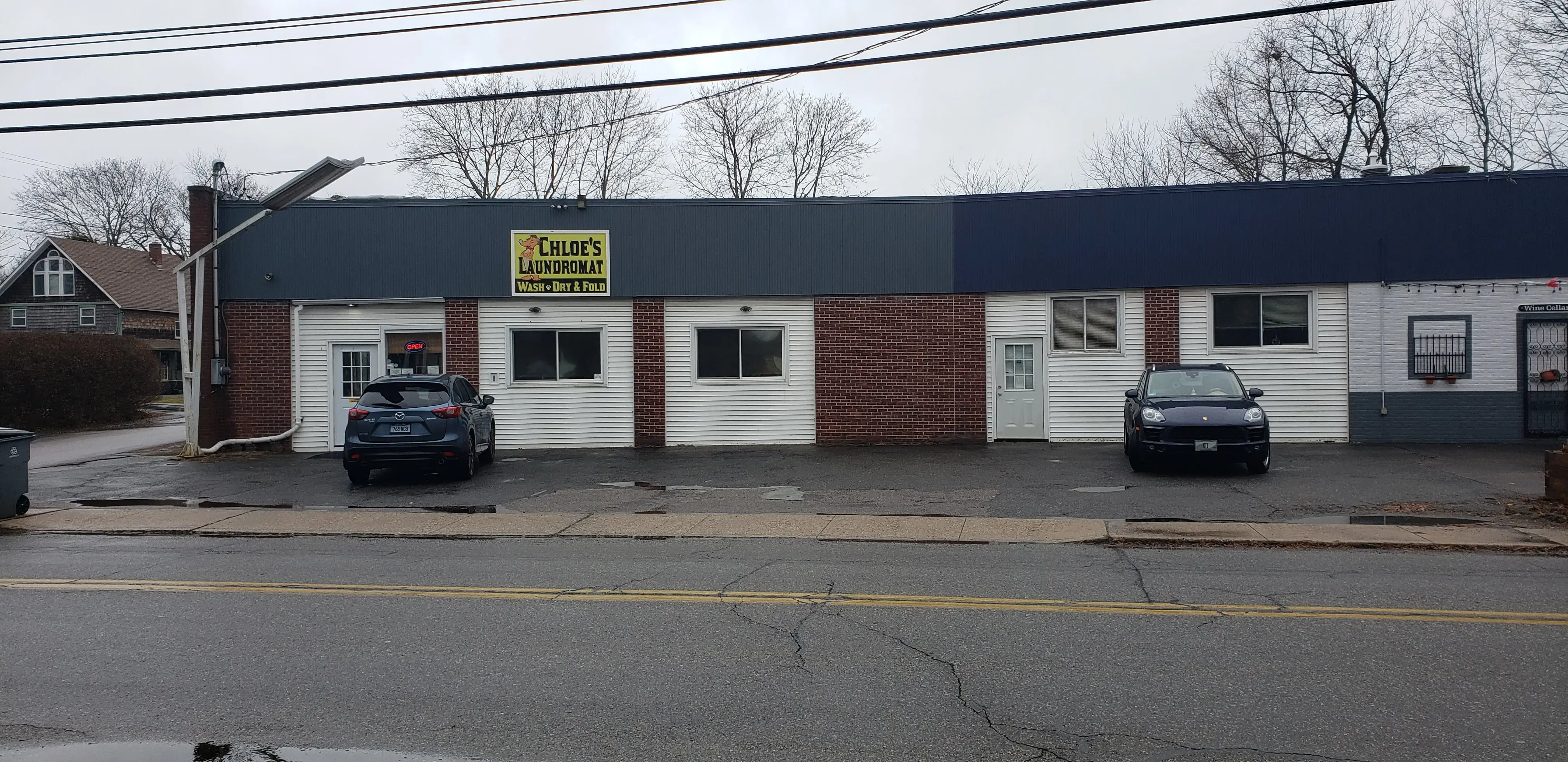 Chloe's Laundromat - Image 13