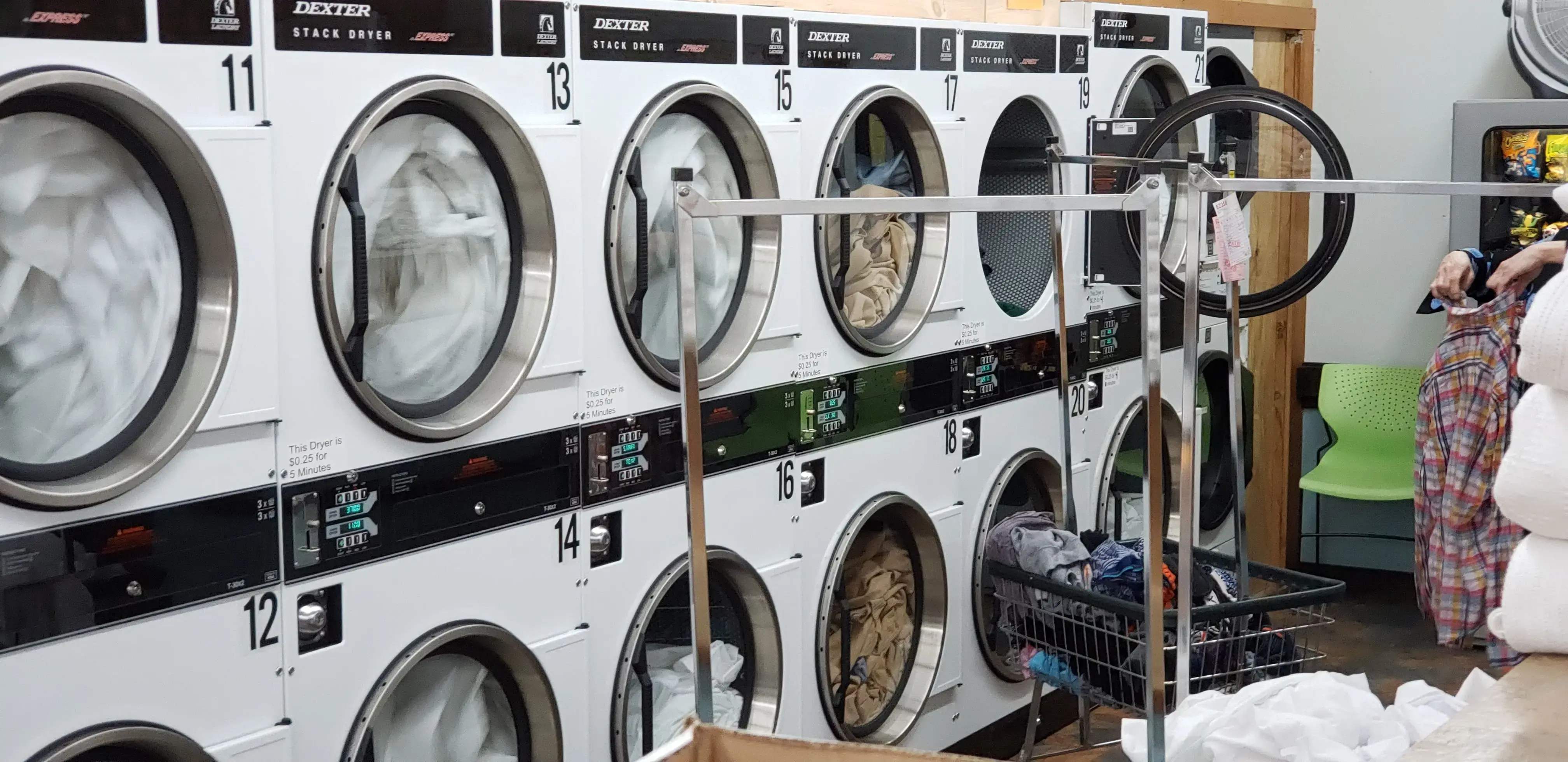 Chloe's Laundromat - Image 6