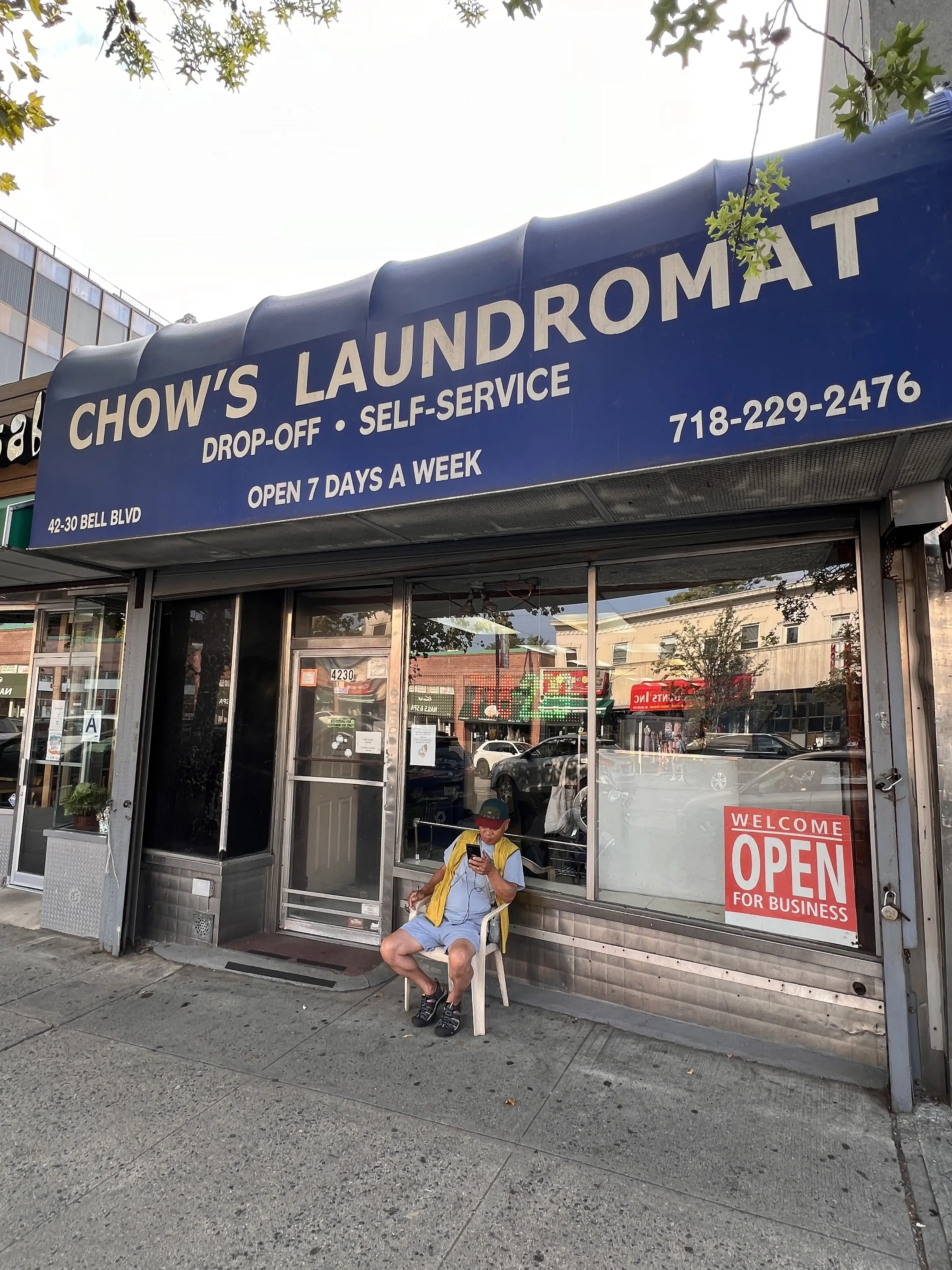 Chow's Laundromat thumbnail 10