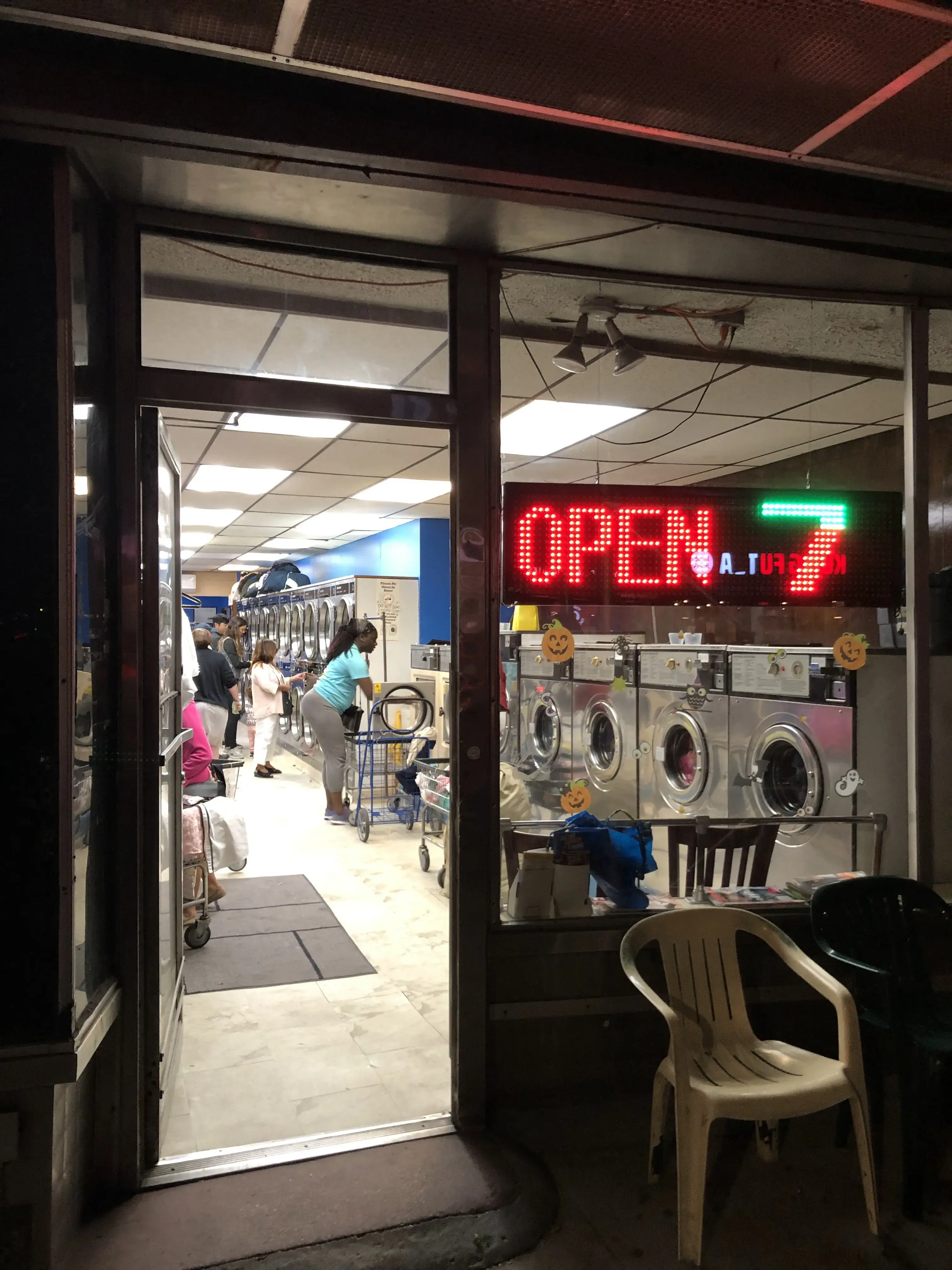 Chow's Laundromat thumbnail 3