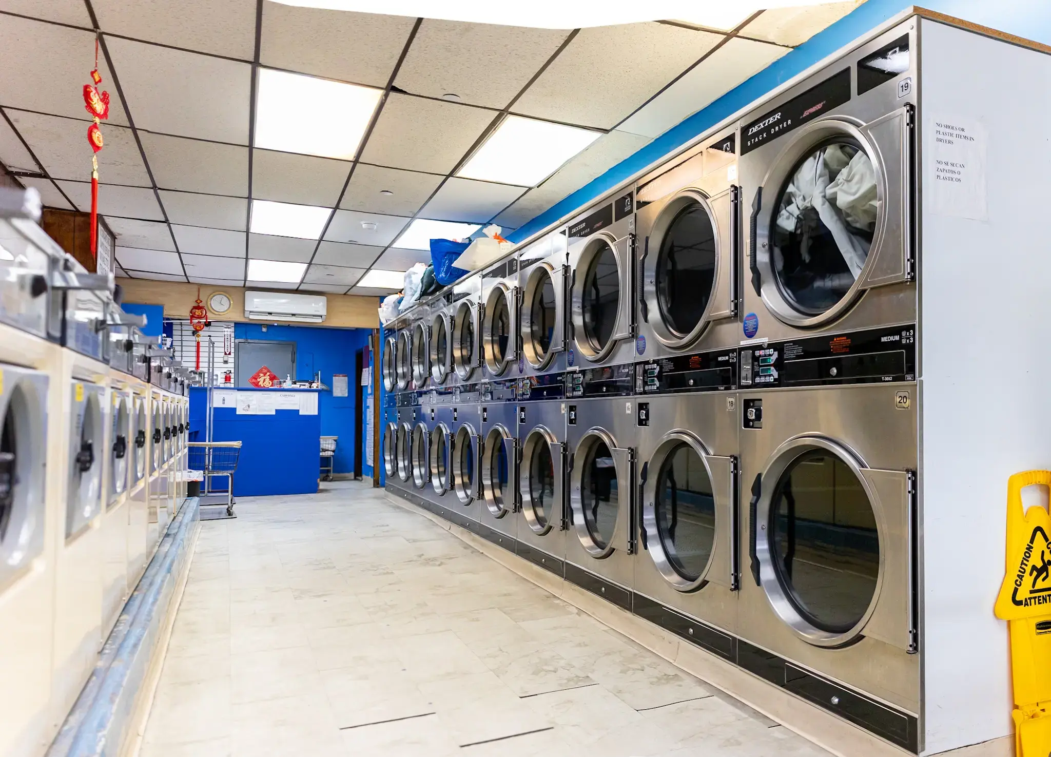 Chow's Laundromat - Image 15