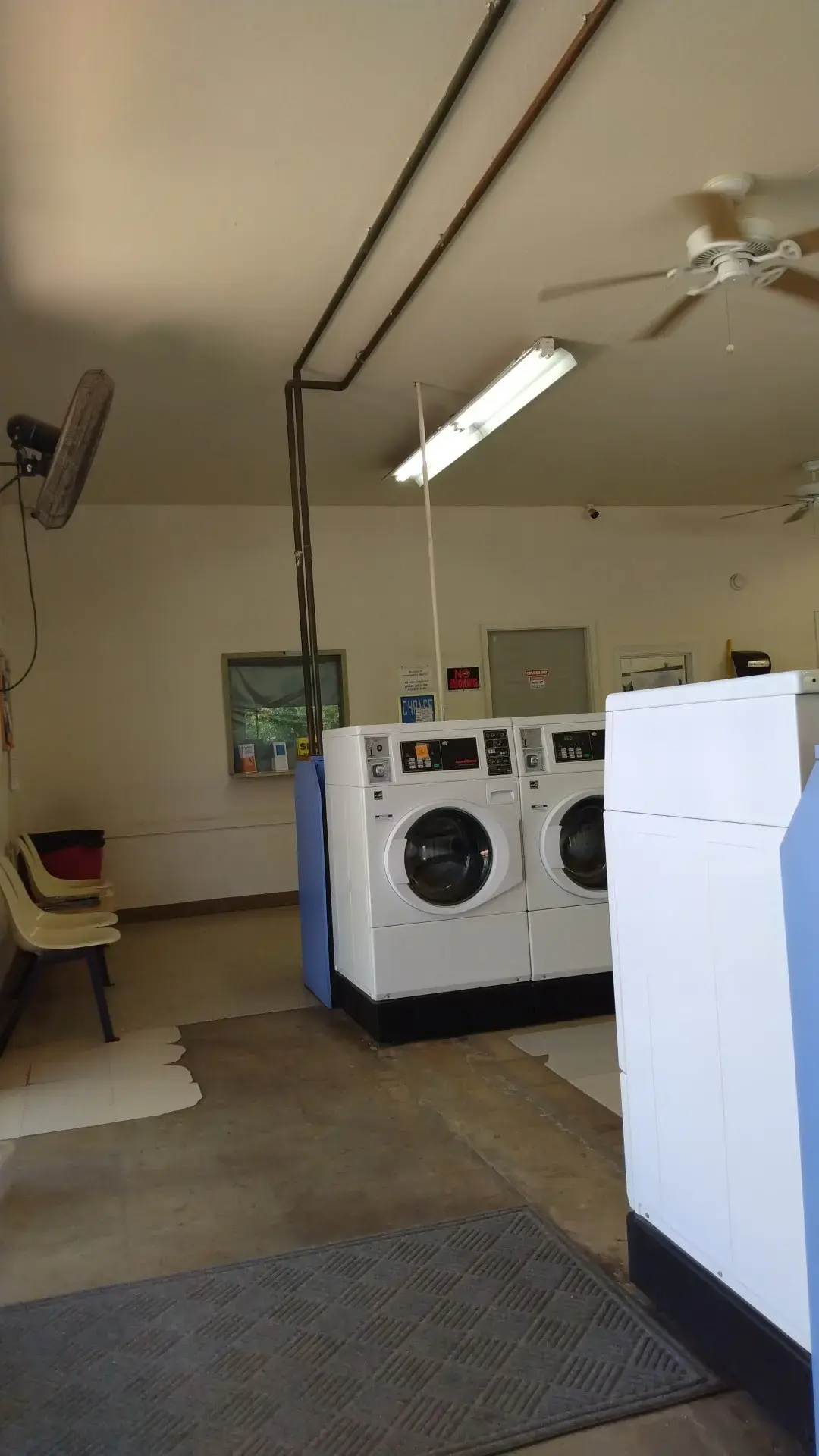 Chris' Laundry Service thumbnail 8