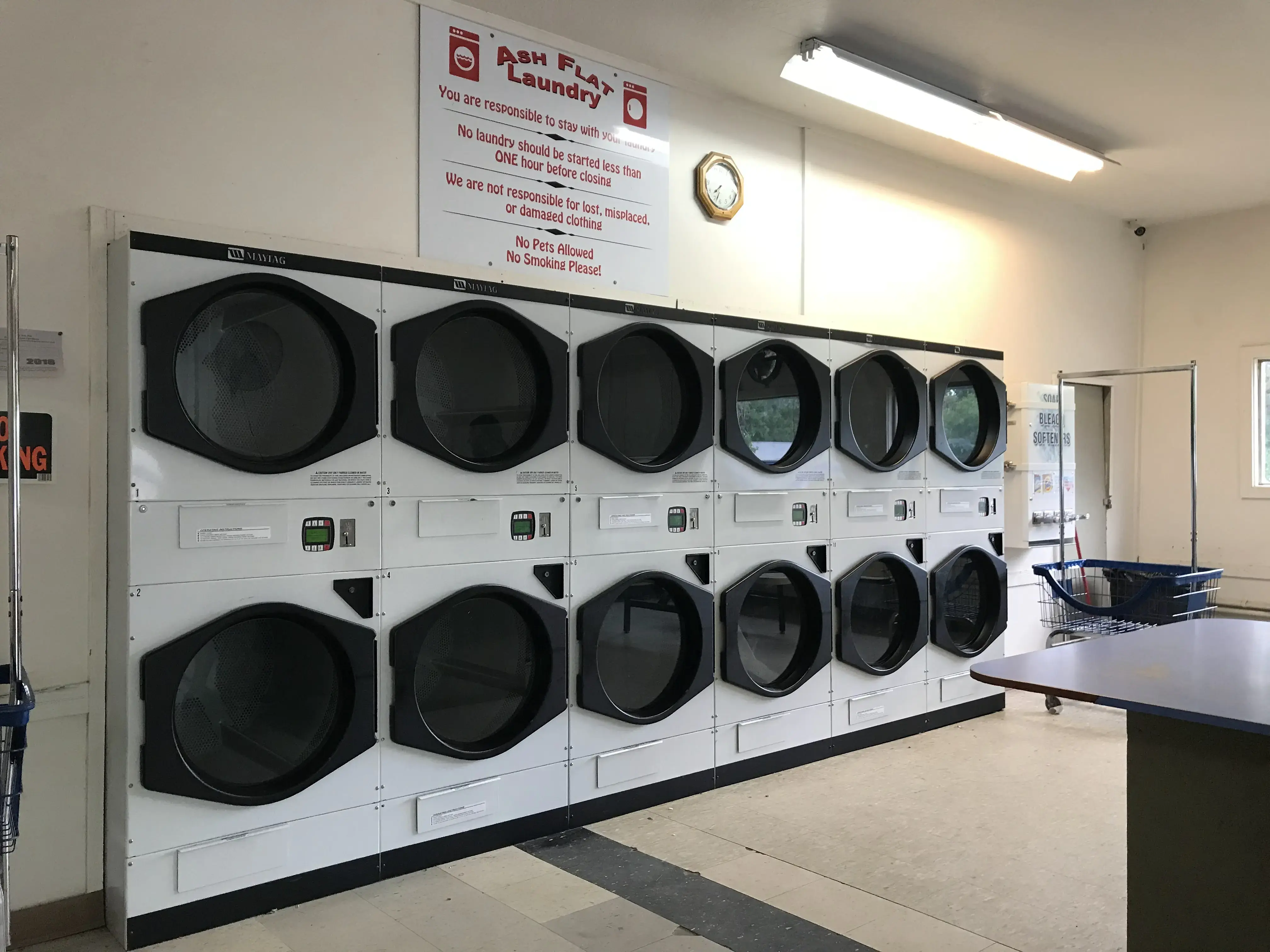 Chris' Laundry Service thumbnail 13