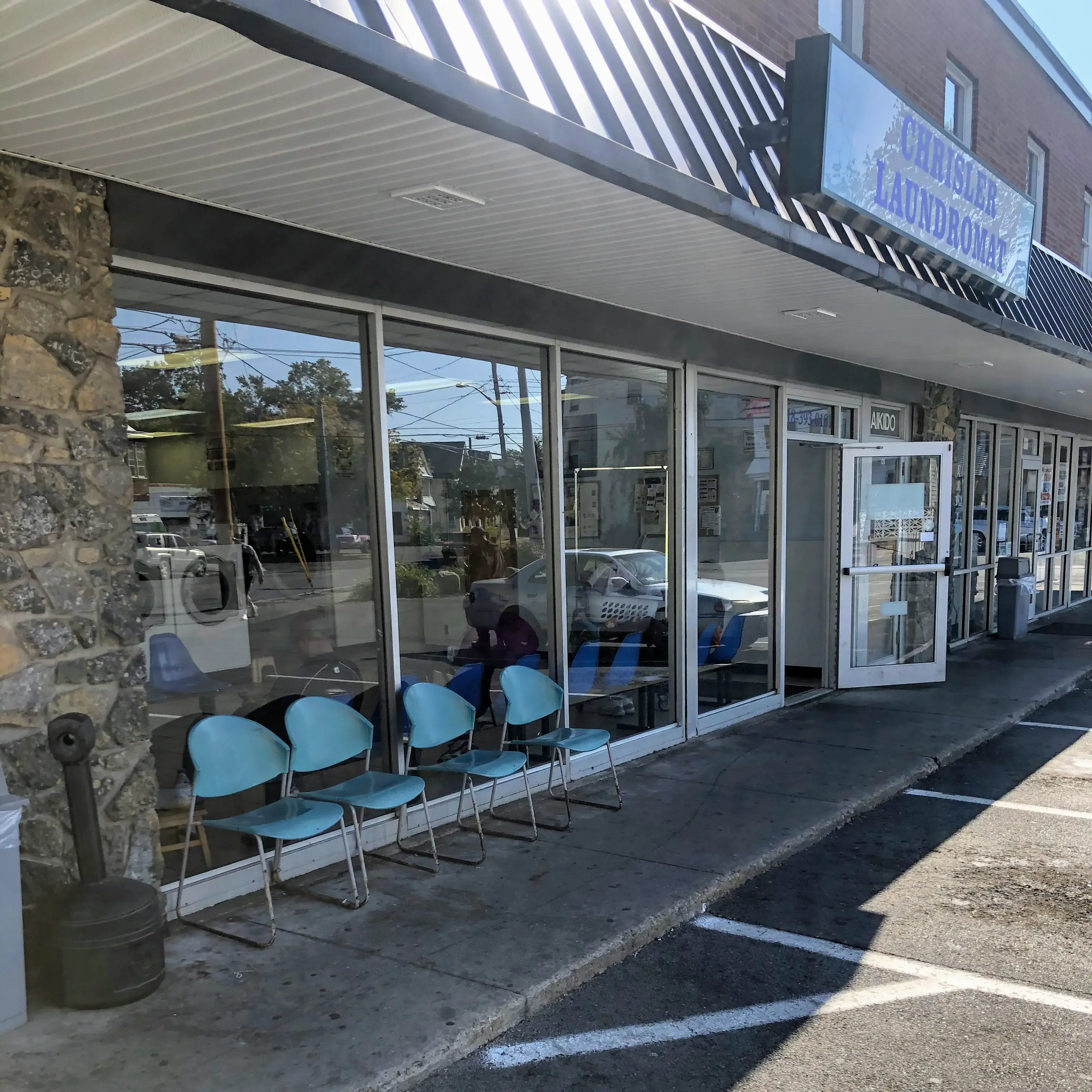 Chrisler Laundromat - Image 3