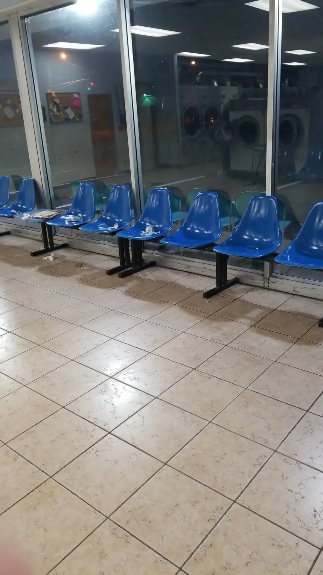 Chrisler Laundromat - Image 13