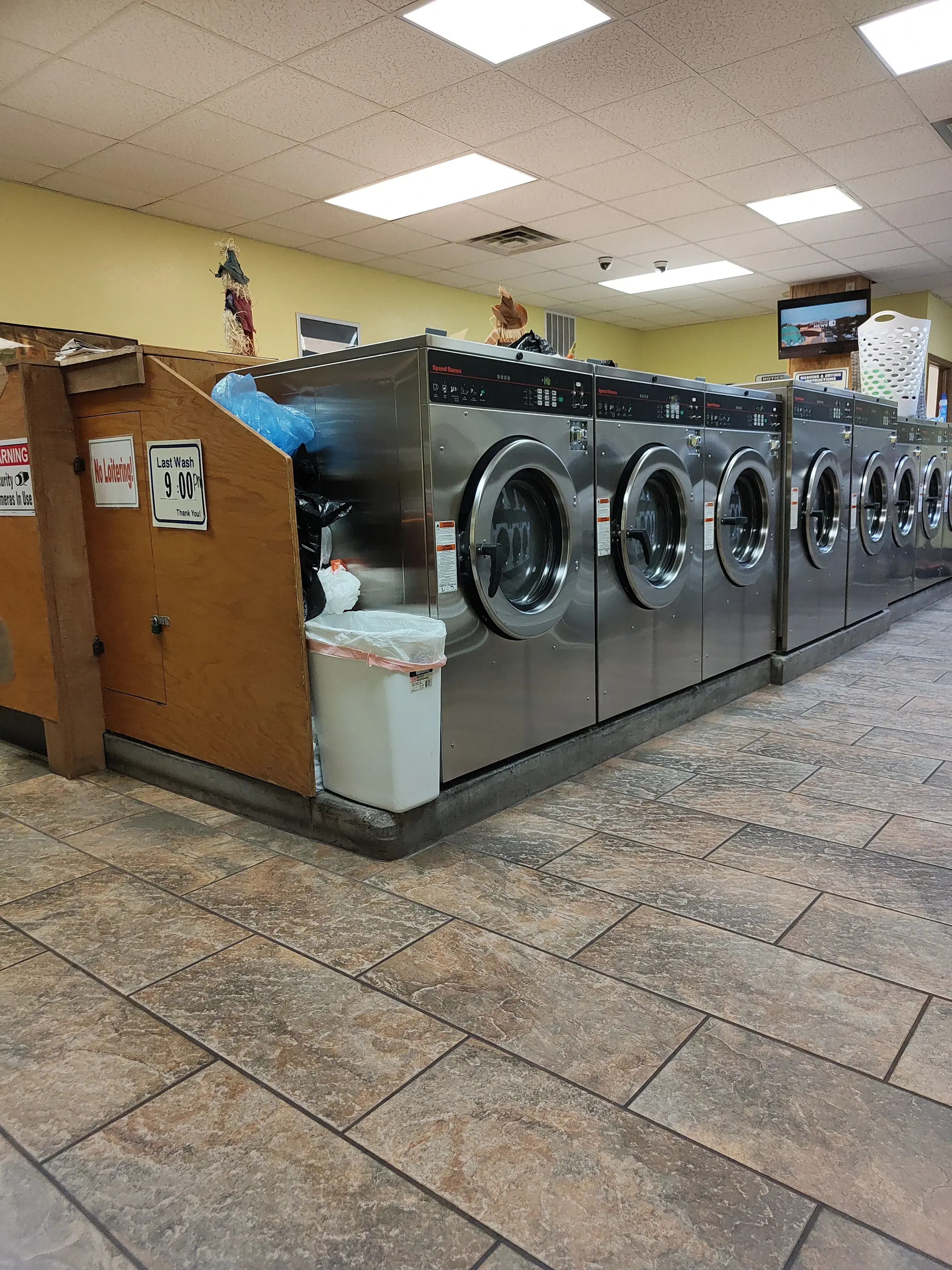Church Street Laundromat - Image 1
