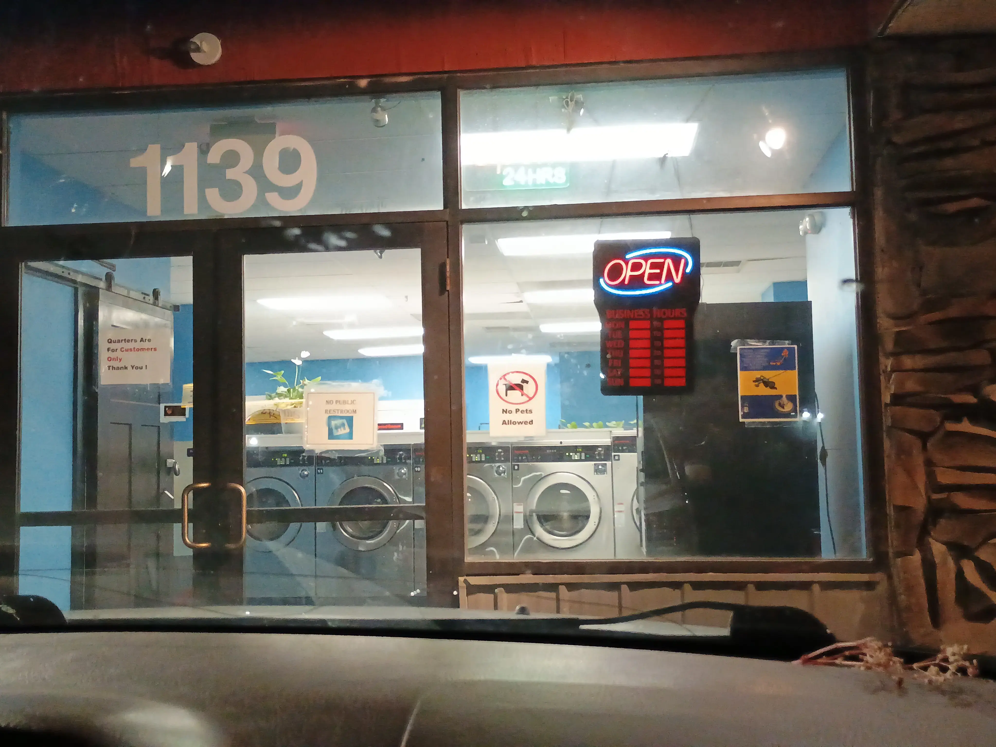 City Laundromat thumbnail 6
