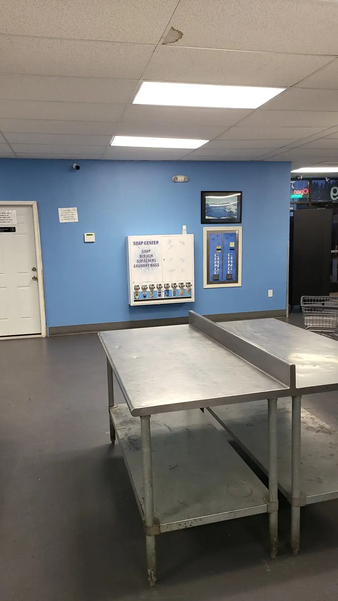 City Laundromat - Image 8