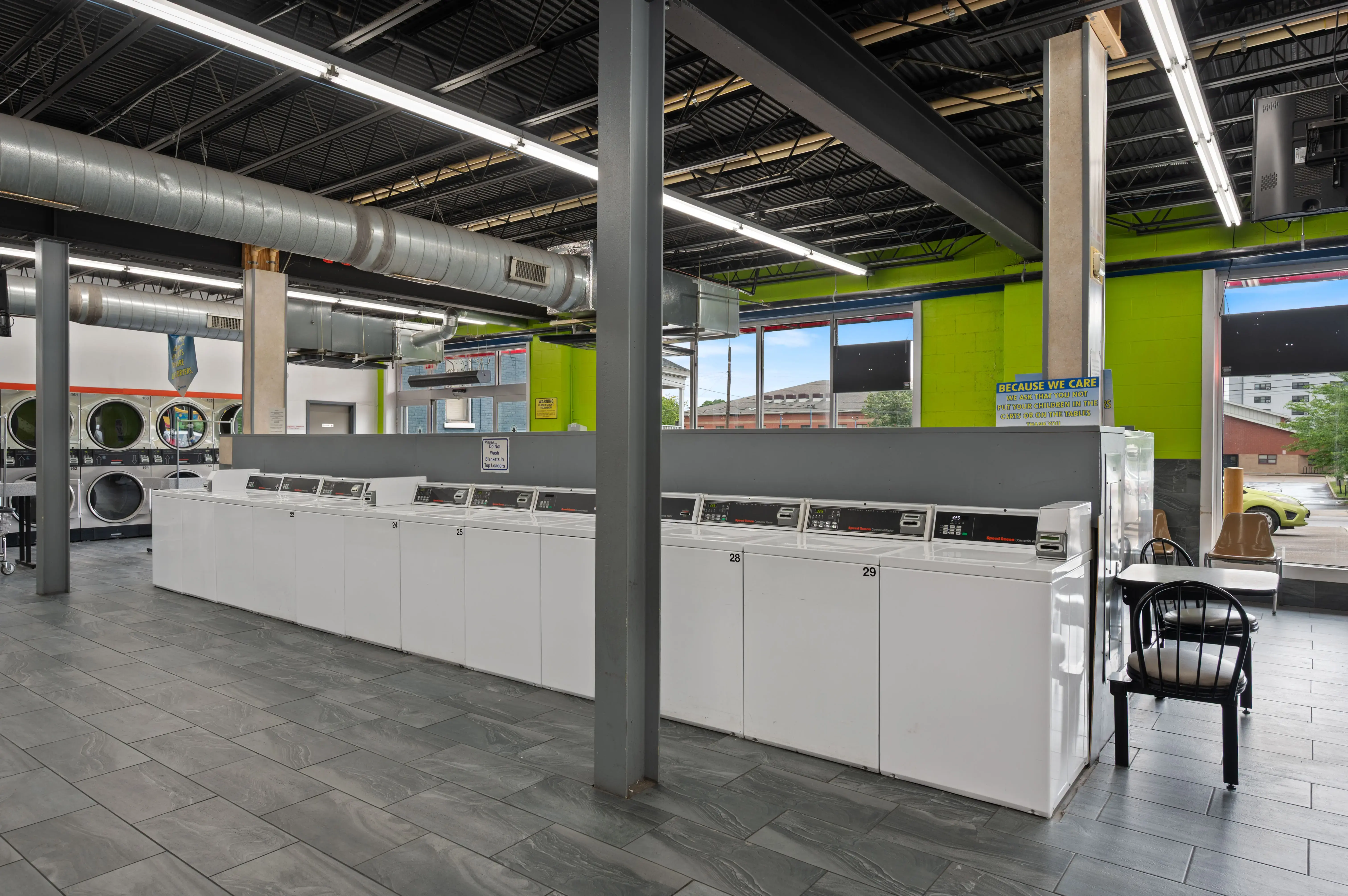 City Limits 24 Hour Laundry - Image 6