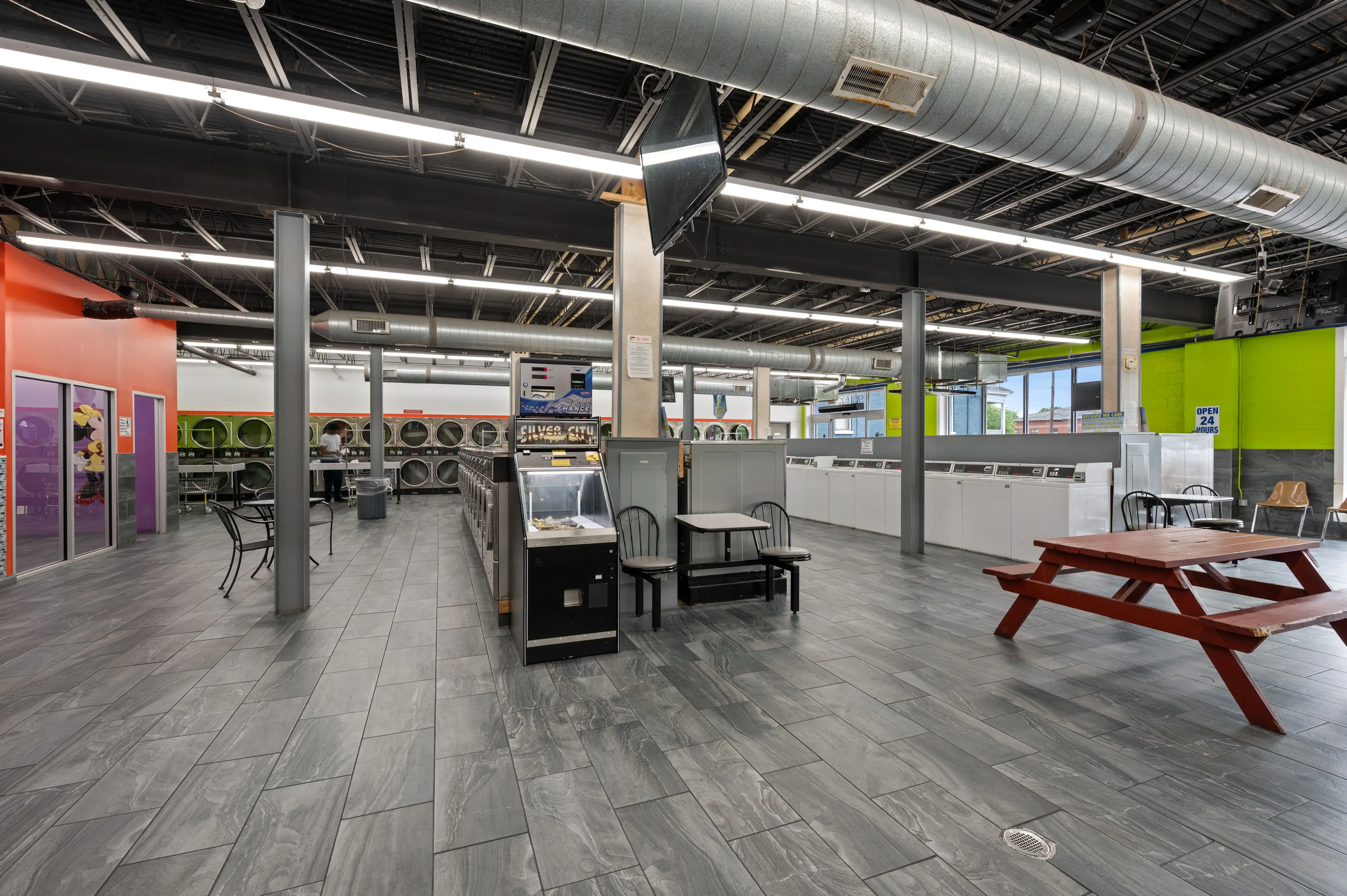 City Limits 24 Hour Laundry - Image 7