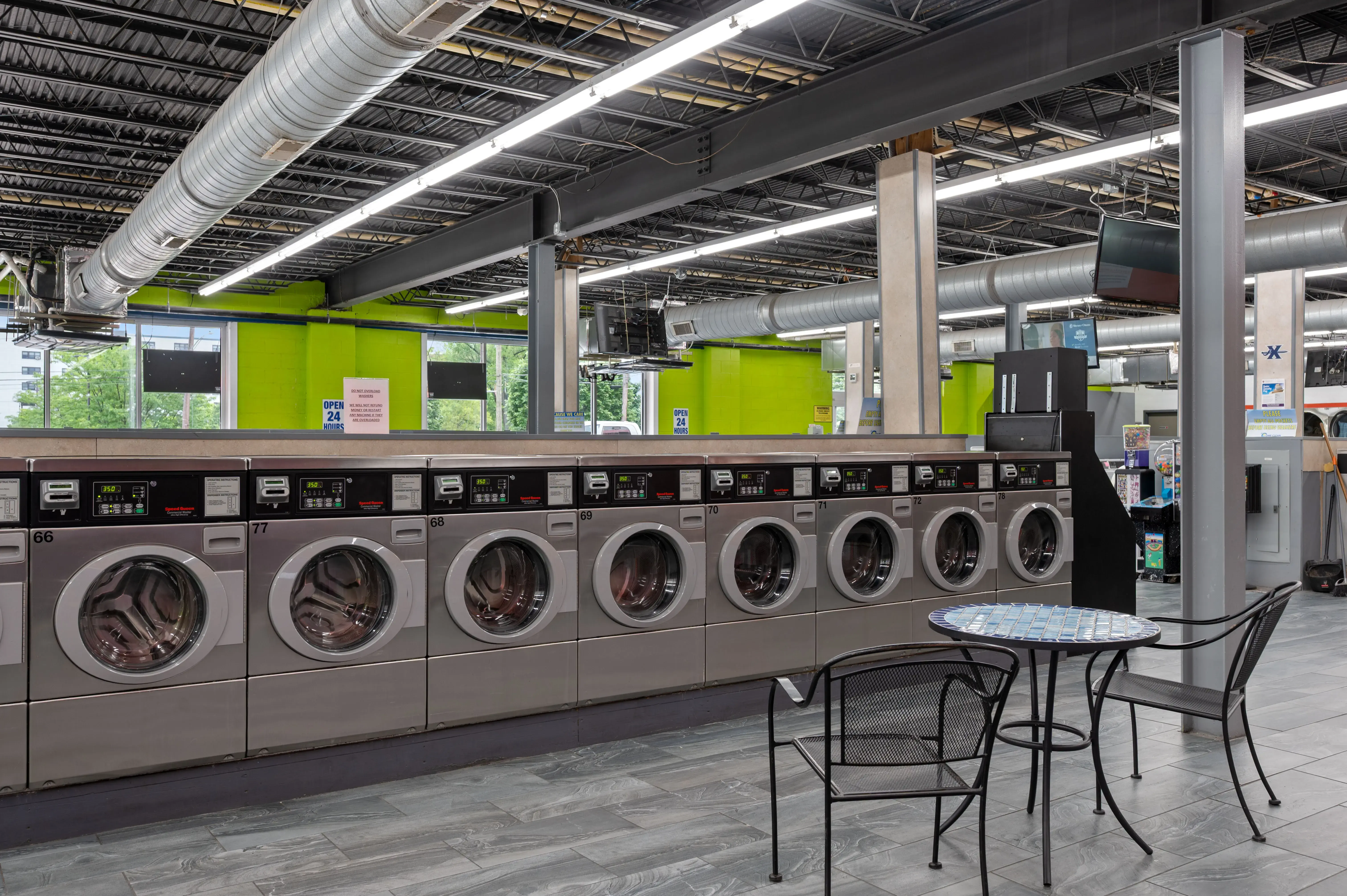 City Limits 24 Hour Laundry - Image 19