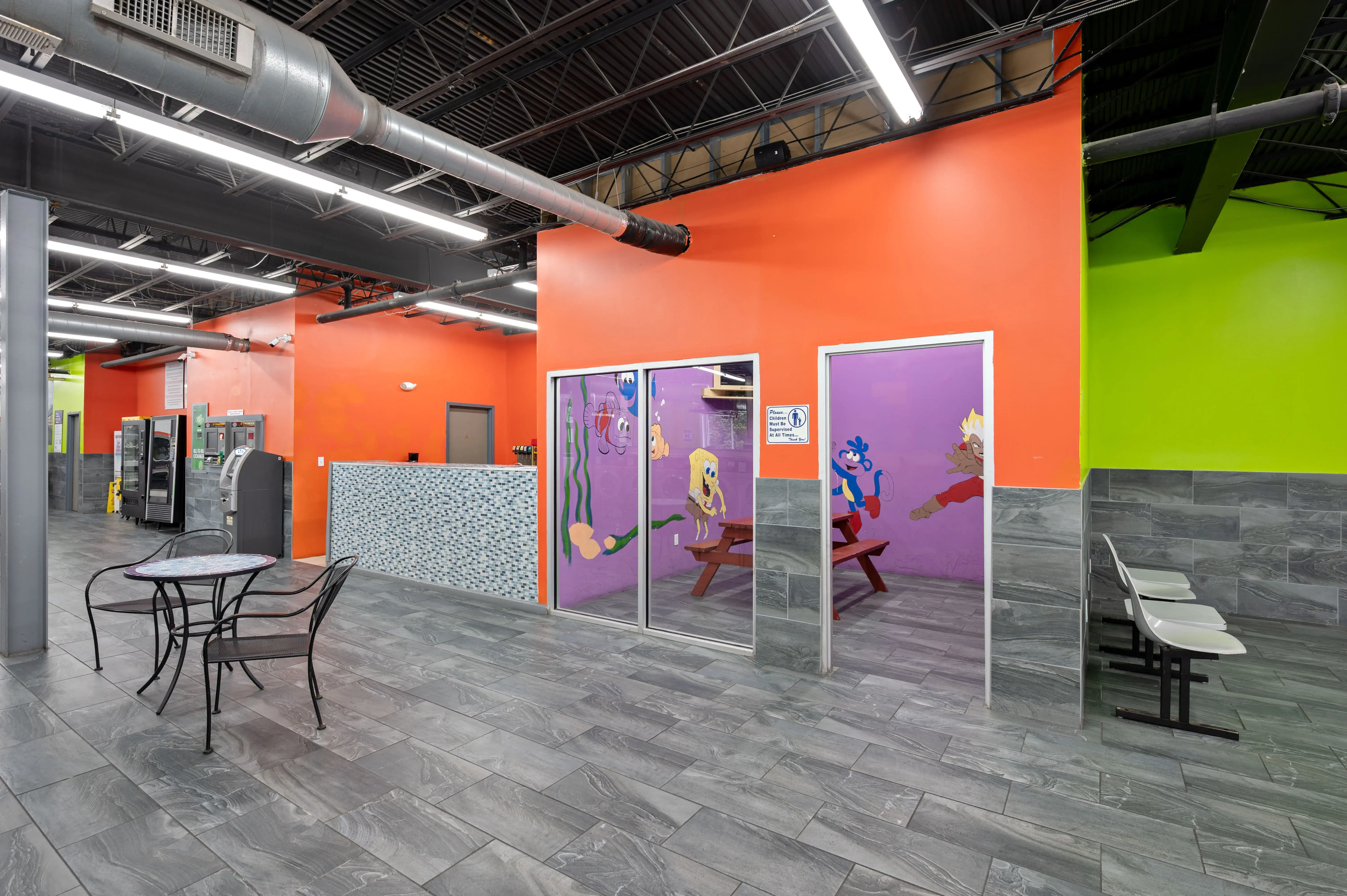 City Limits 24 Hour Laundry thumbnail 3