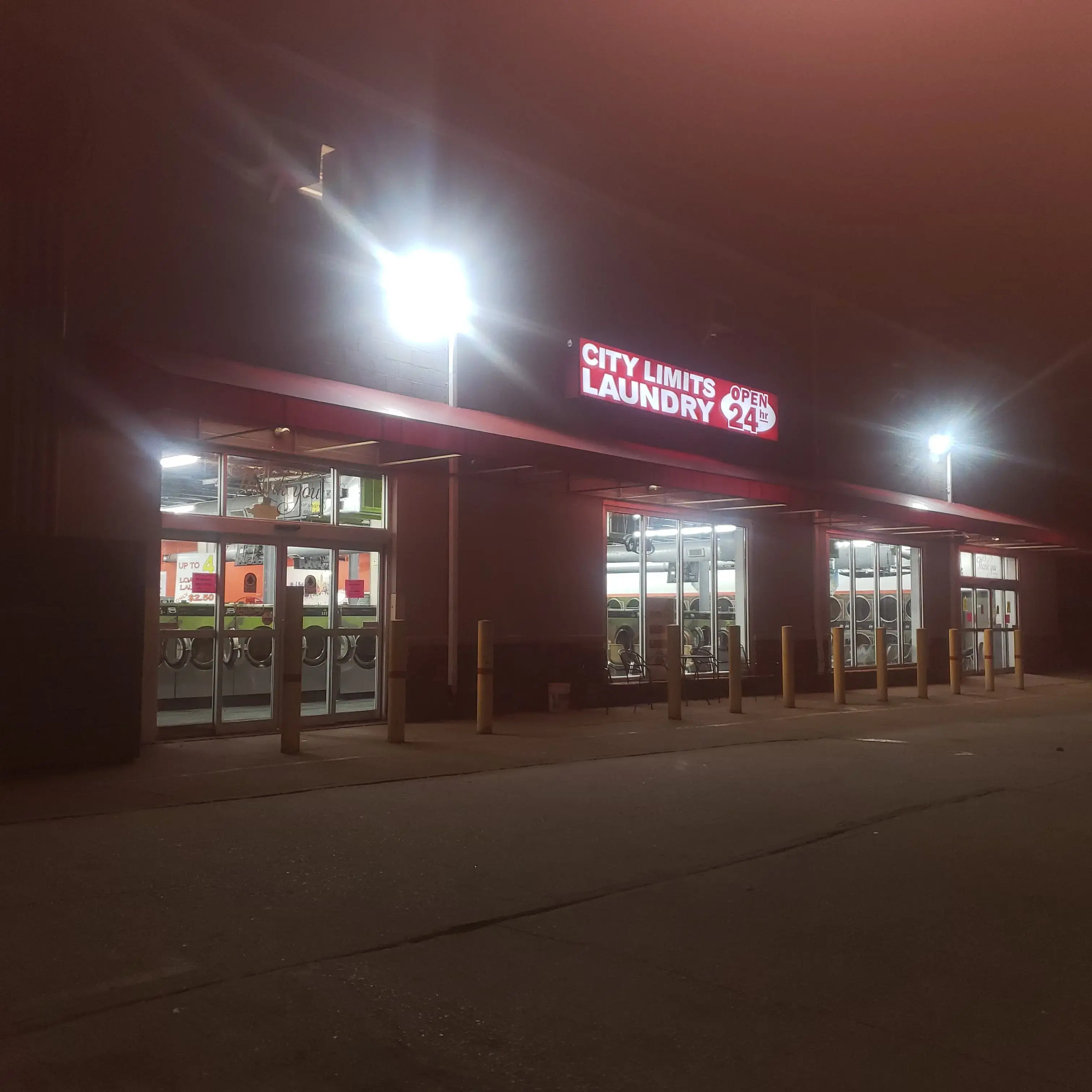 City Limits 24 Hour Laundry - Image 4