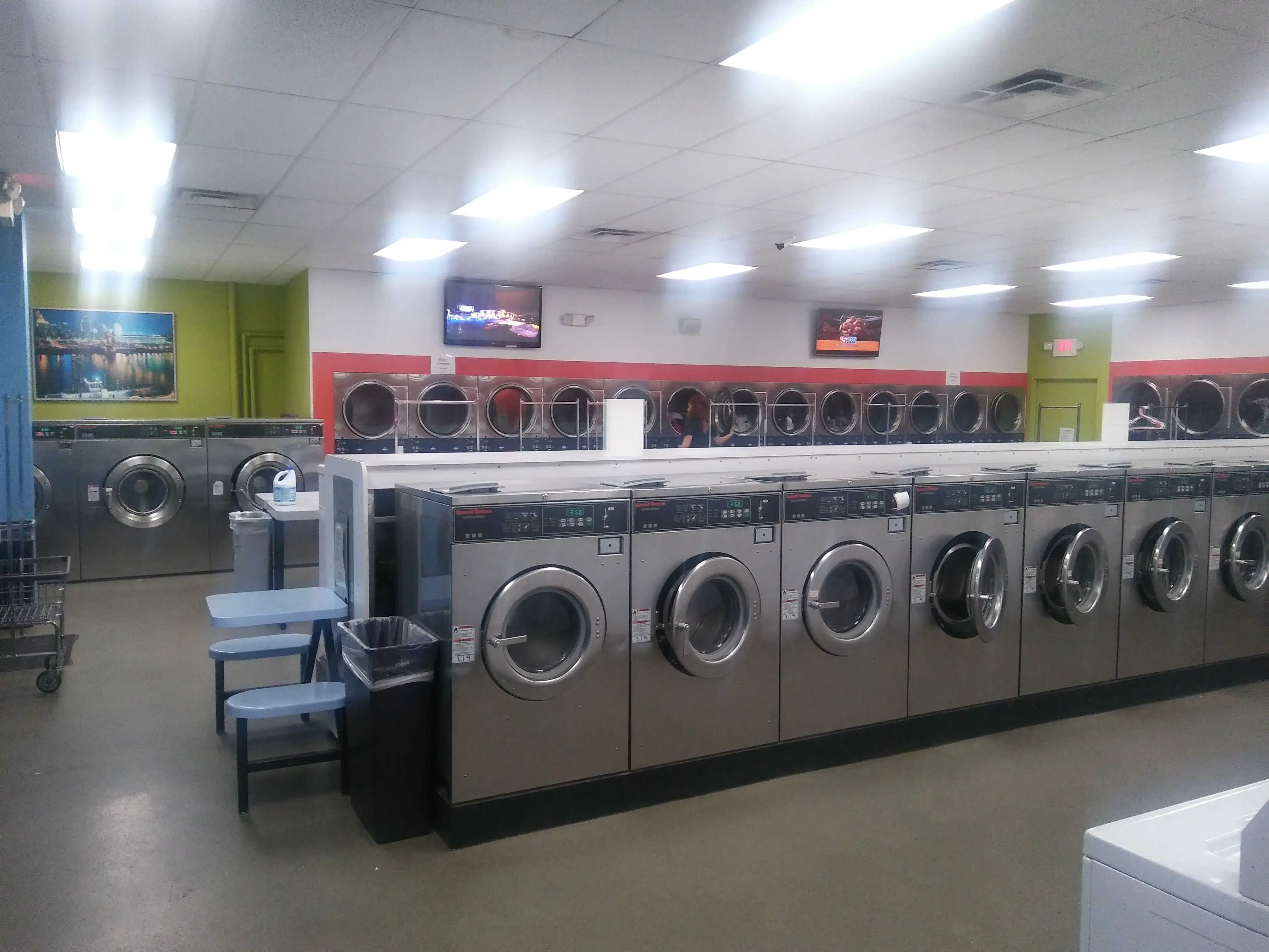 City Limits Laundry and Tan thumbnail 8