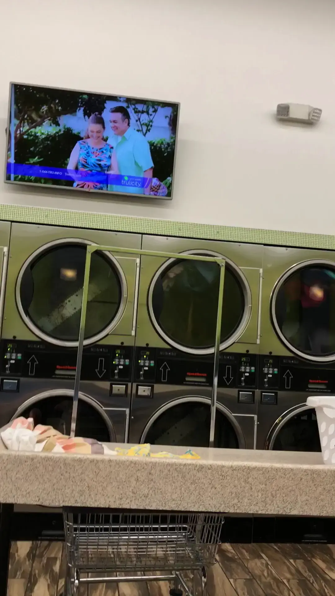 City Limits Laundry thumbnail 2