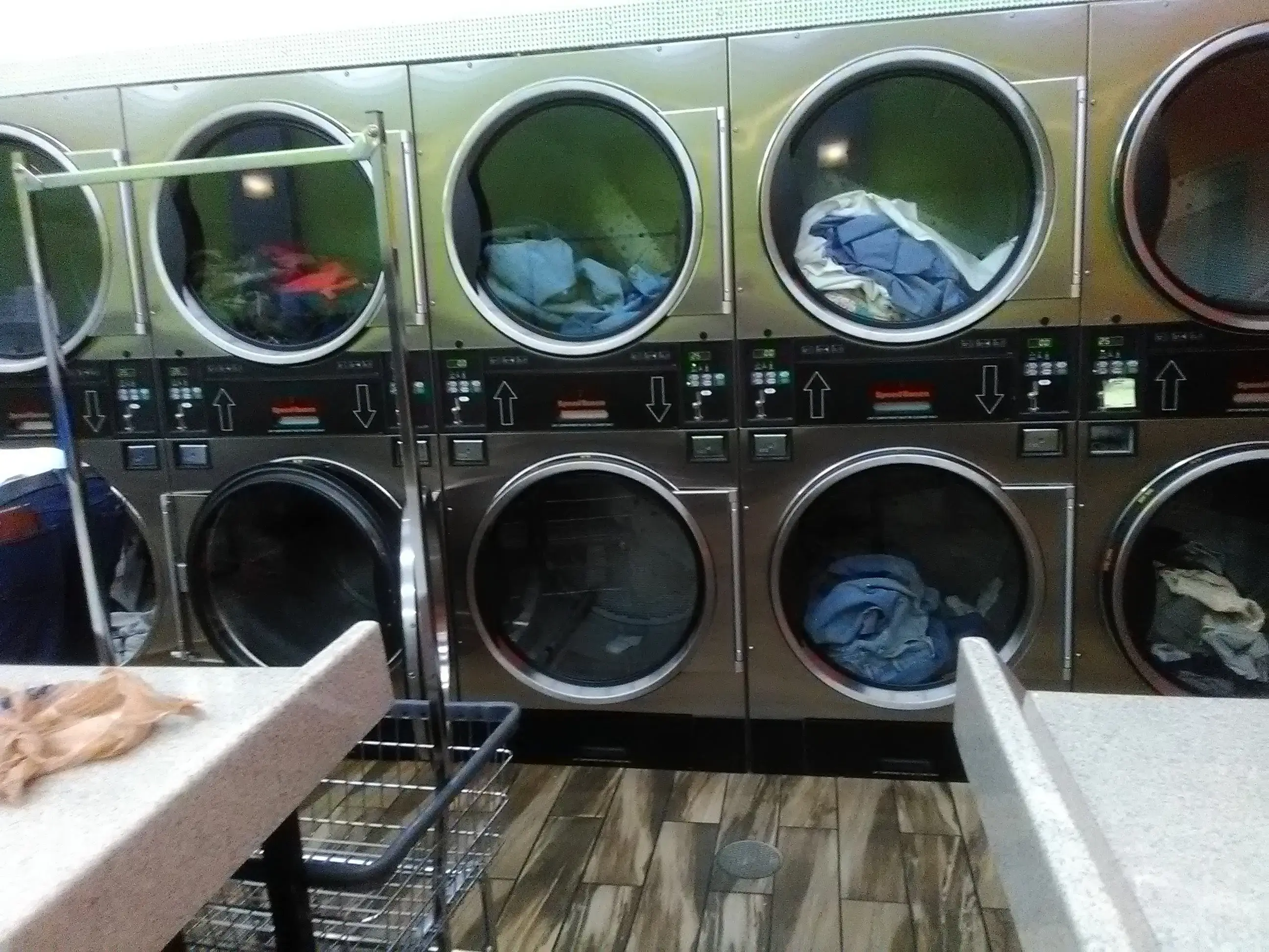 City Limits Laundry thumbnail 20