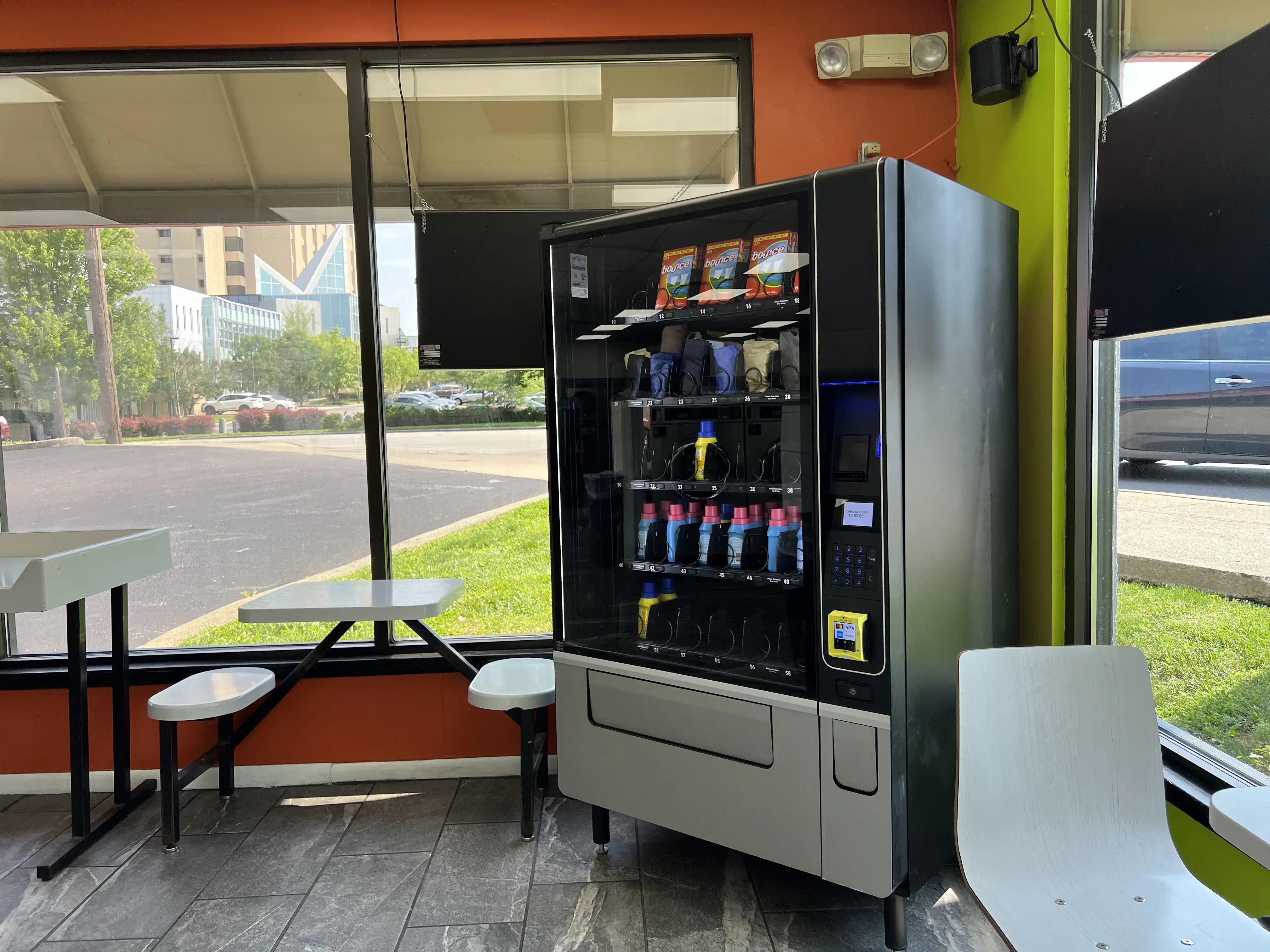 City Limits Laundry & Tanning thumbnail 5