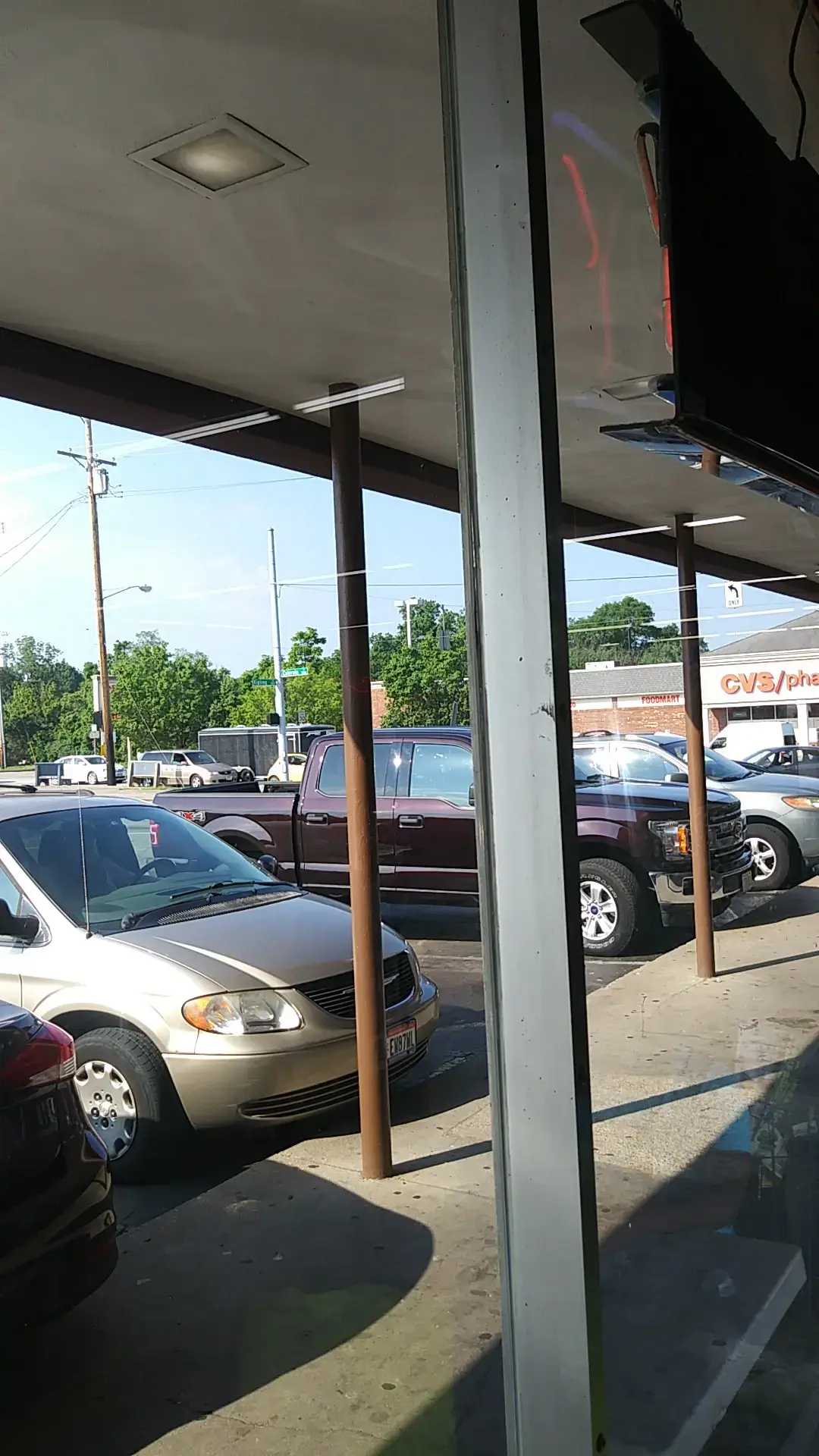 City Limits Laundry & Tanning thumbnail 6